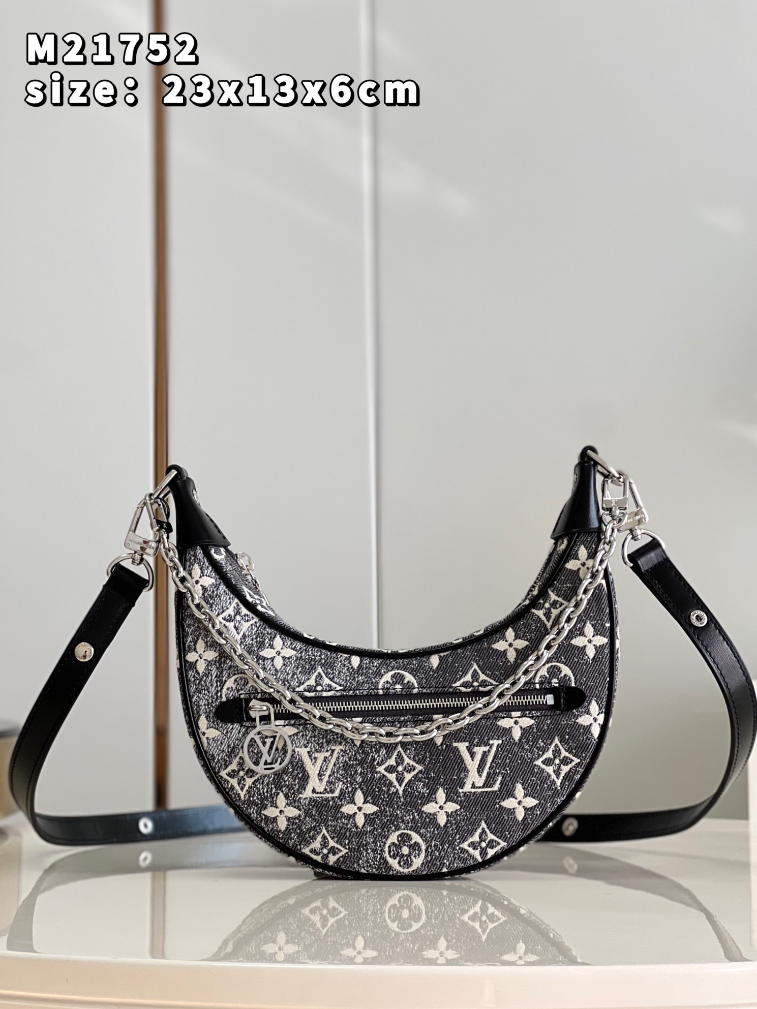 [TOP] Louis Vuitton LV  Loop Monogram Bag 23 x 13 x 6cm- Black