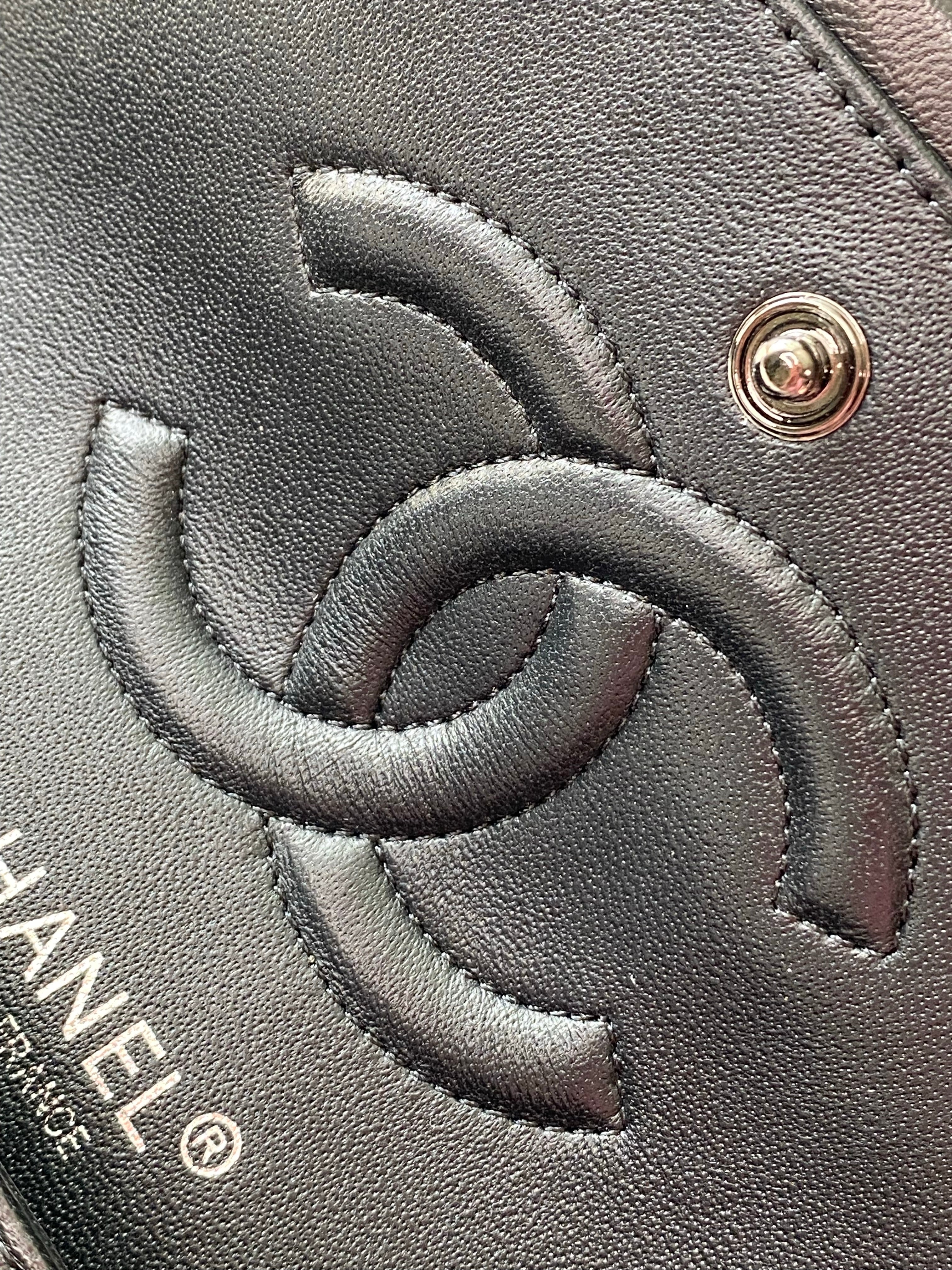 [TOP] CHANEL Classic Flap Bag Lambskin Medium 25.5cm –  All Black