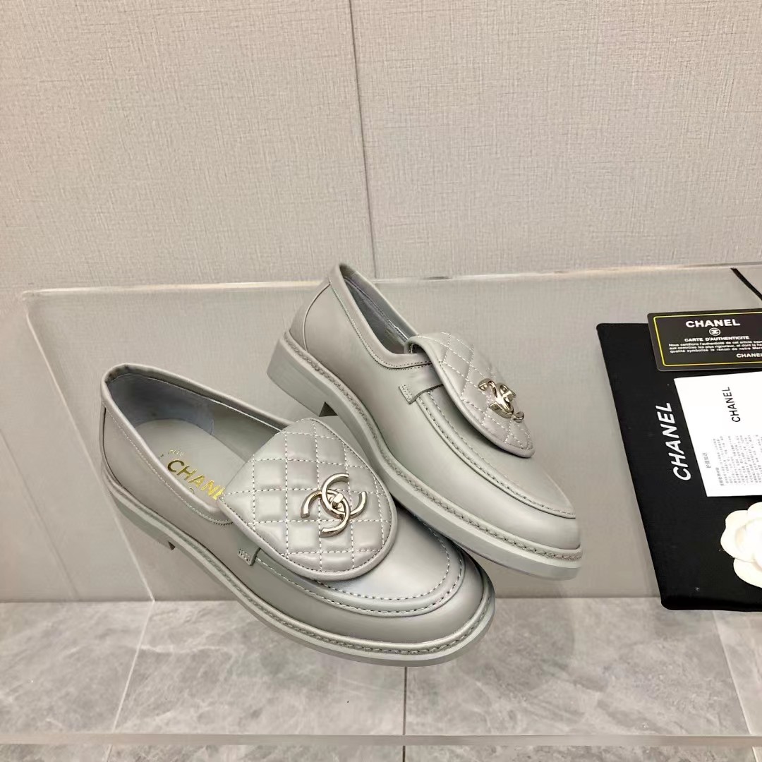 [TOP] CHANEL  Tab Loafers - Gray