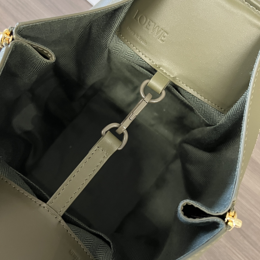 [TOP] LOEWE Calfskin Hammock Bag 19.5*14.4*20.8 cm -Green