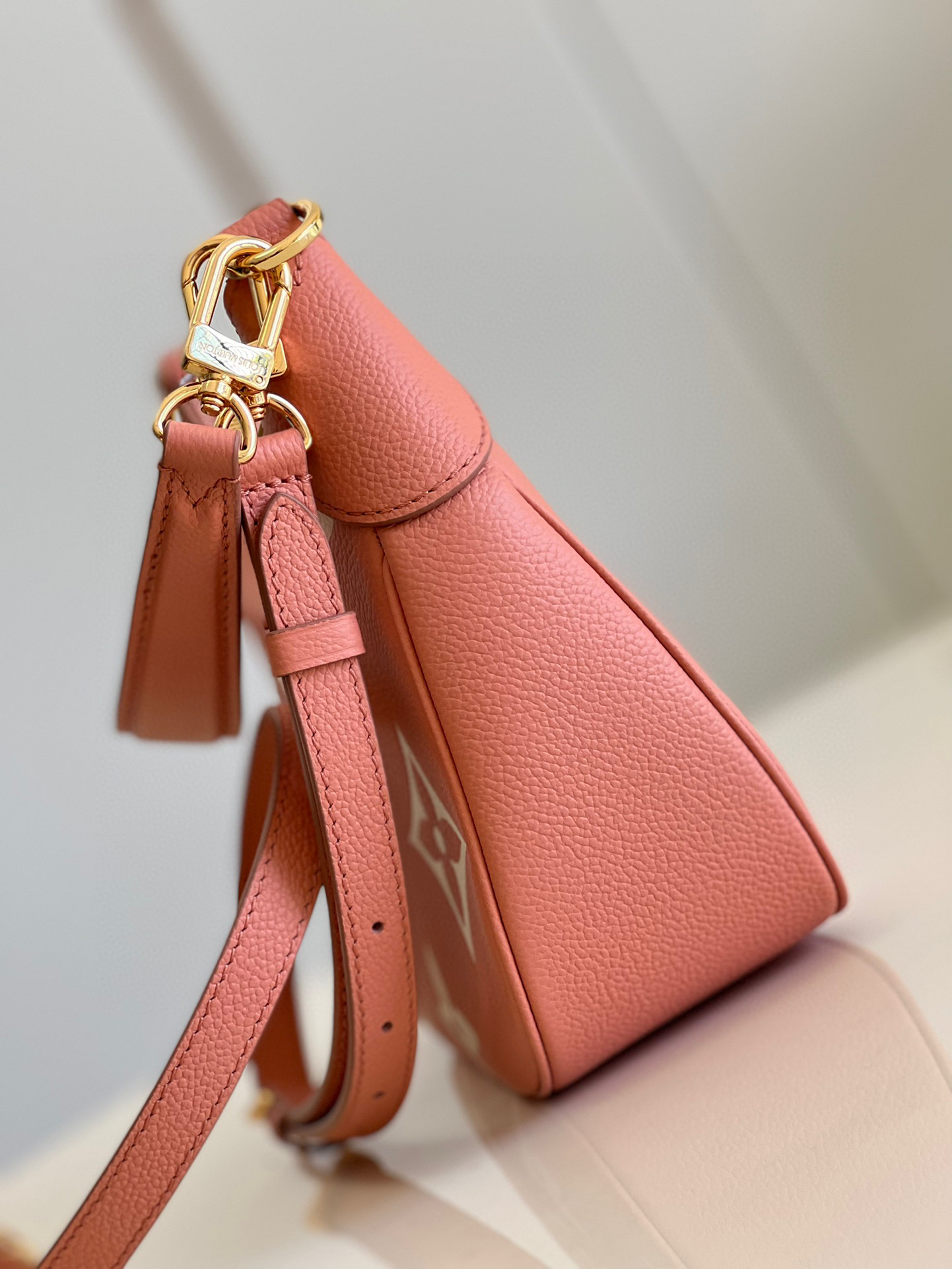 [TOP] Louis Vuitton LV Bagatelle Bag Monogram Empreinte - Pink