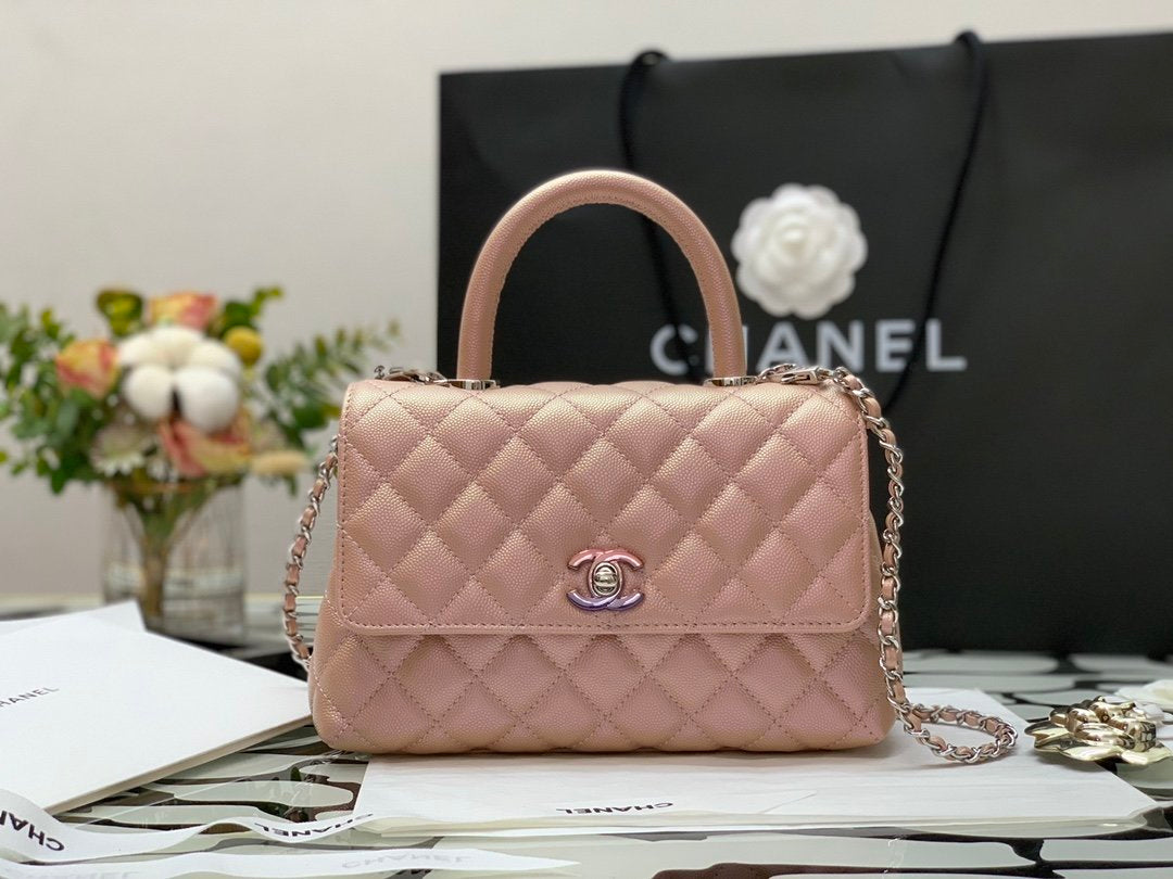 [TOP] CHANEL Coco Top Handle Bag Iridescent Caviar Small 19cm - Pink