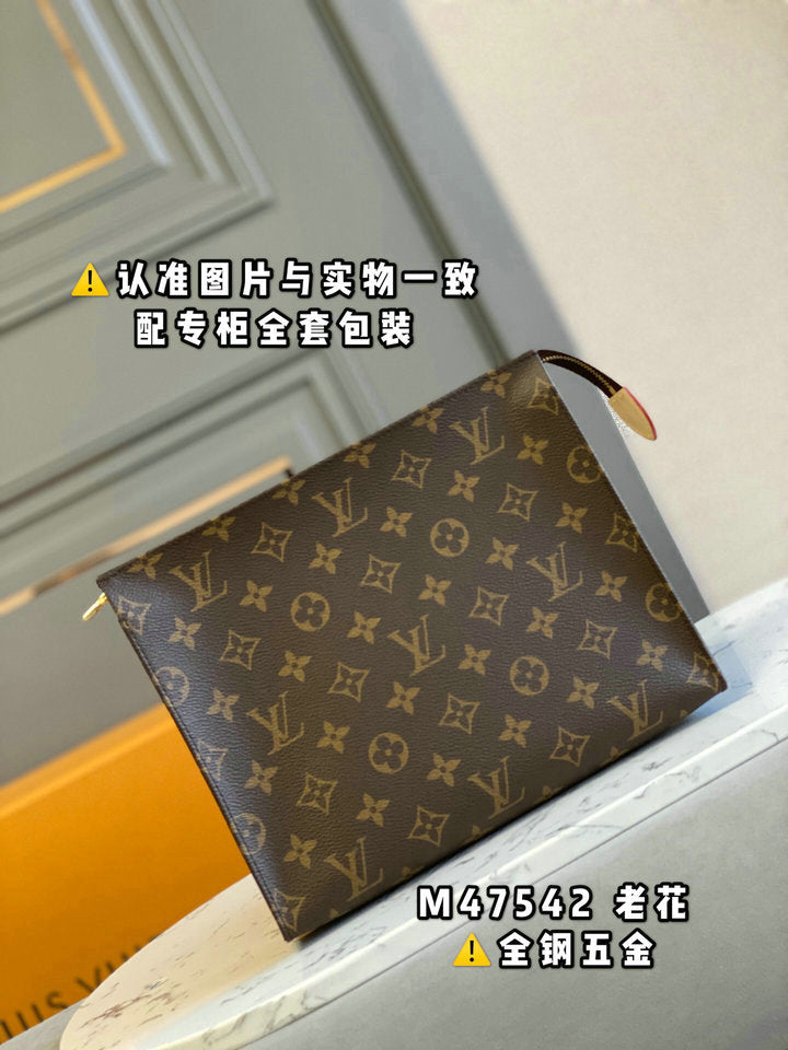 [TOP] Louis Vuitton LV  Toilery Pouch 26 Monogram 25 x 20 x 5.5cm-Brown
