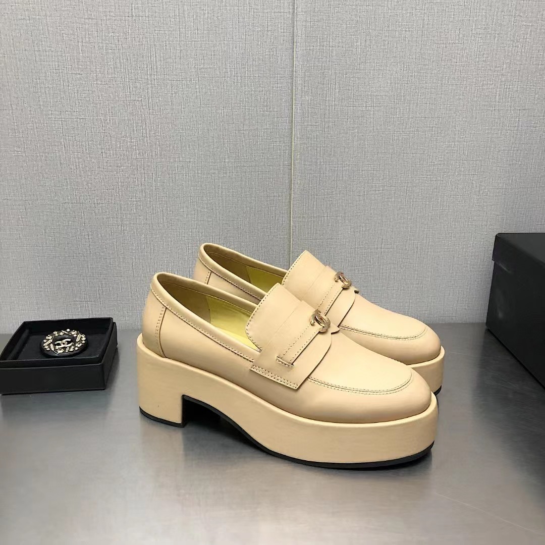 [TOP] CHANEL Leather Loafers Double C Logo - Black/Beige