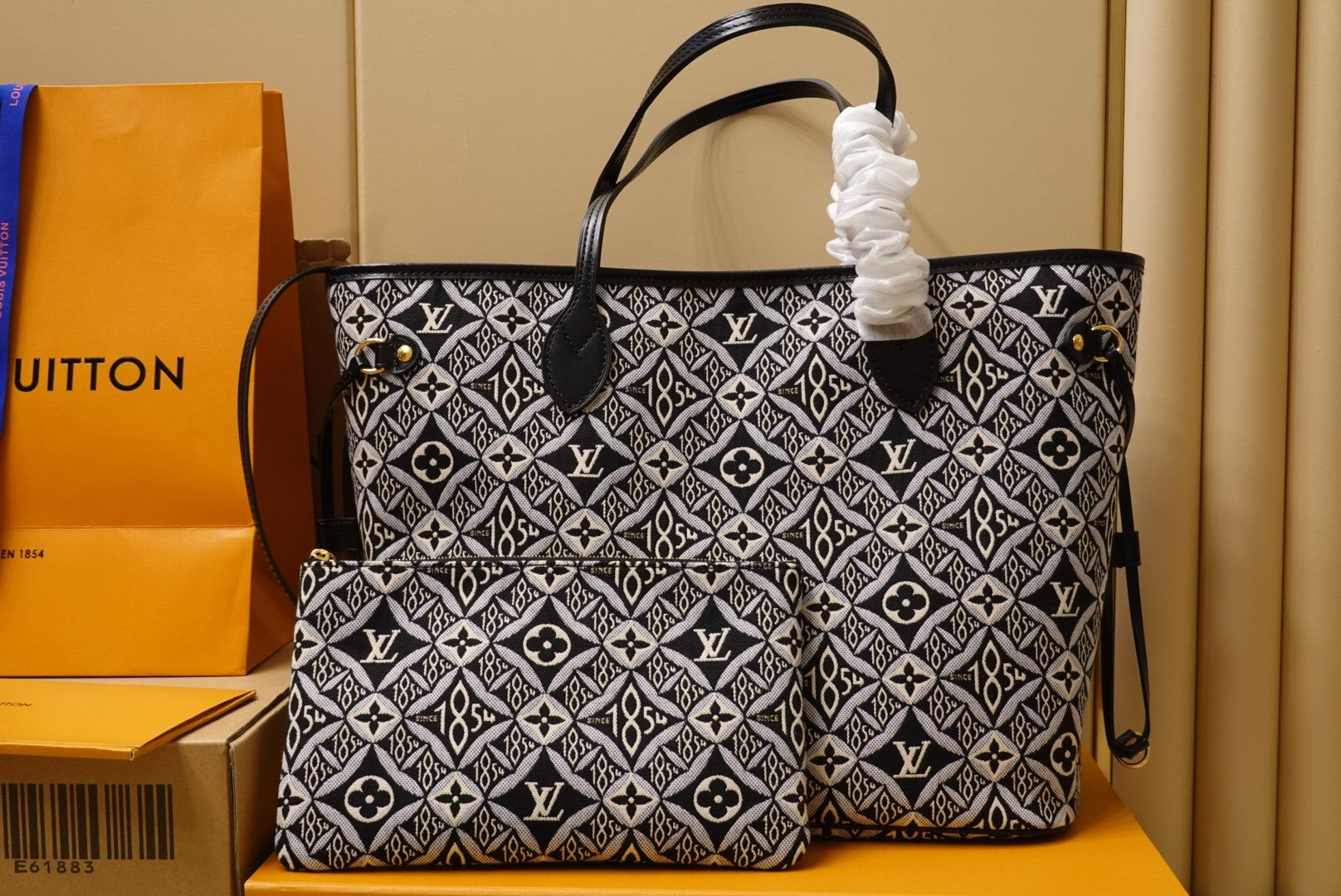 [TOP] Louis Vuitton LV  Neverfull MM Bag 32x17x28cm -Black