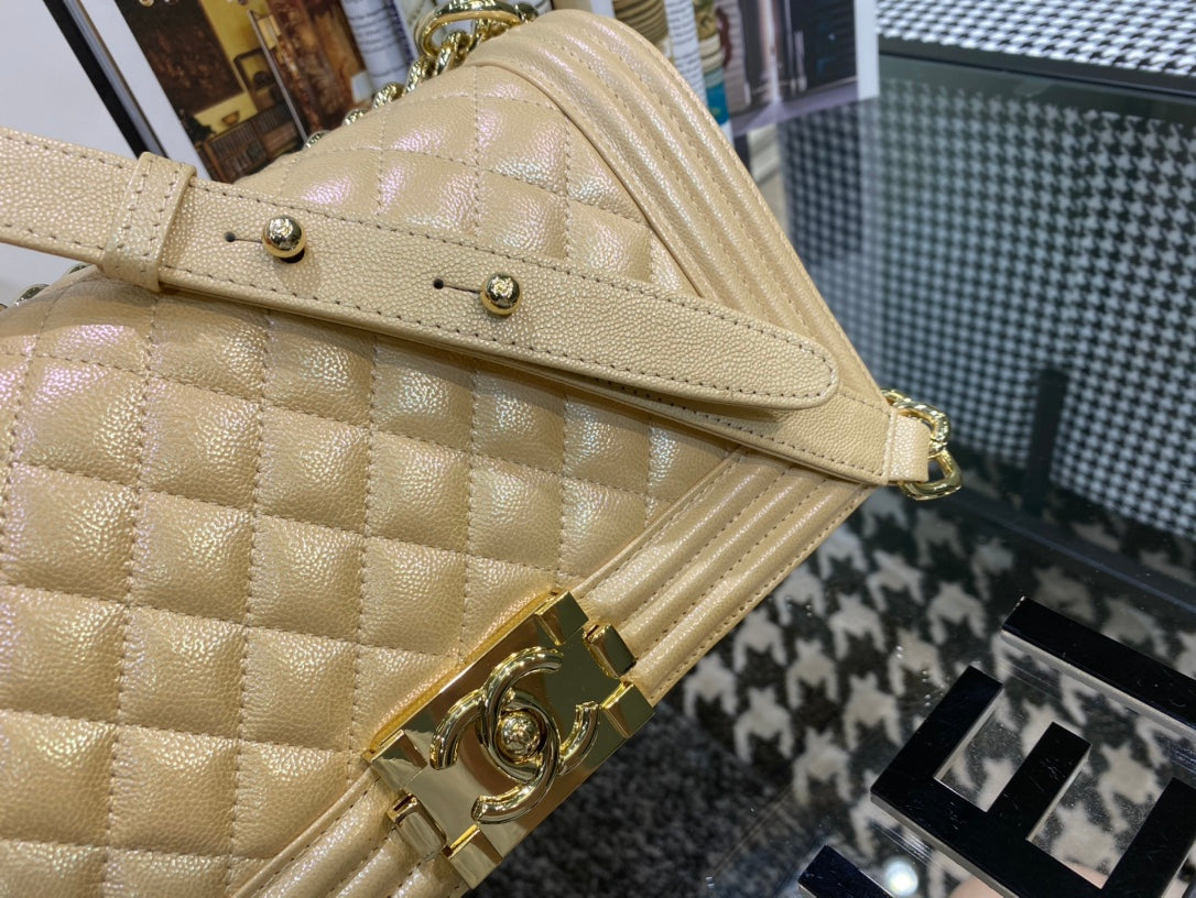 [TOP] CHANEL Le Boy Bag Caviar Skin Medium 25cm - Beige