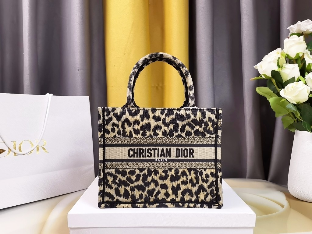 [TOP] Christian Dior SMALL Christian Dior BOOK TOTE Beige Multicolor Mizza Embroiderye 26.5X24X17cm
