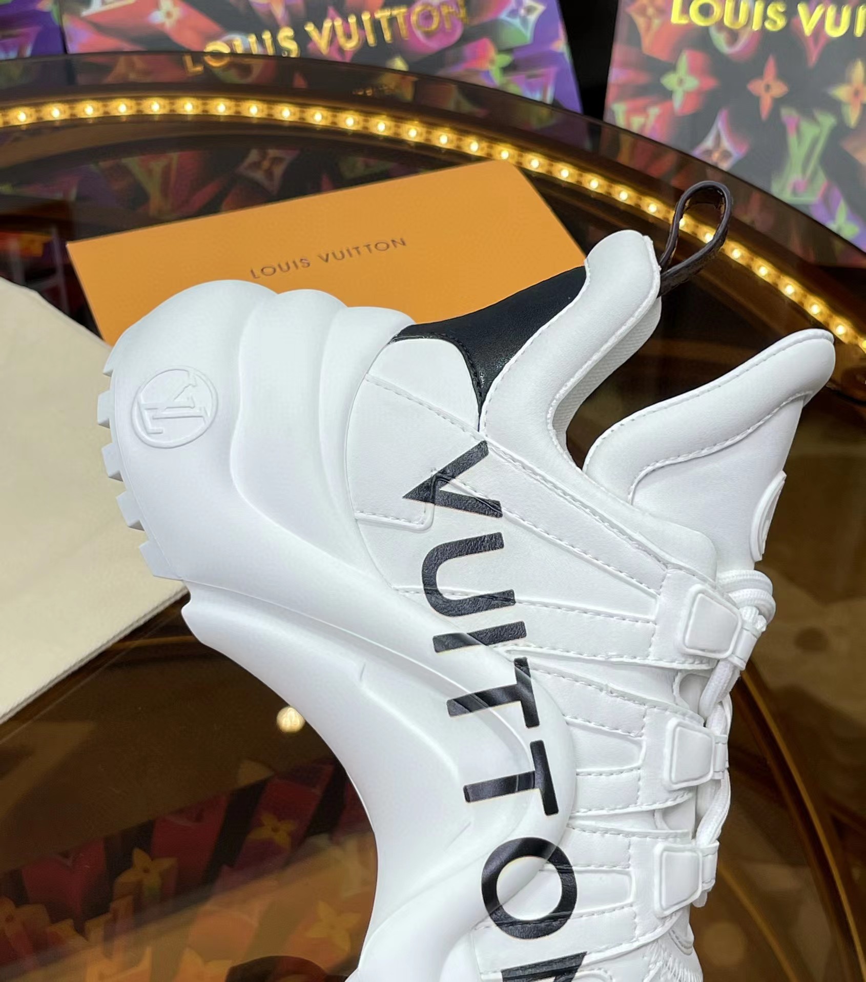 [TOP] Louis Vuitton LV L*V Archlight Sneakers 20SS - Black/Pink