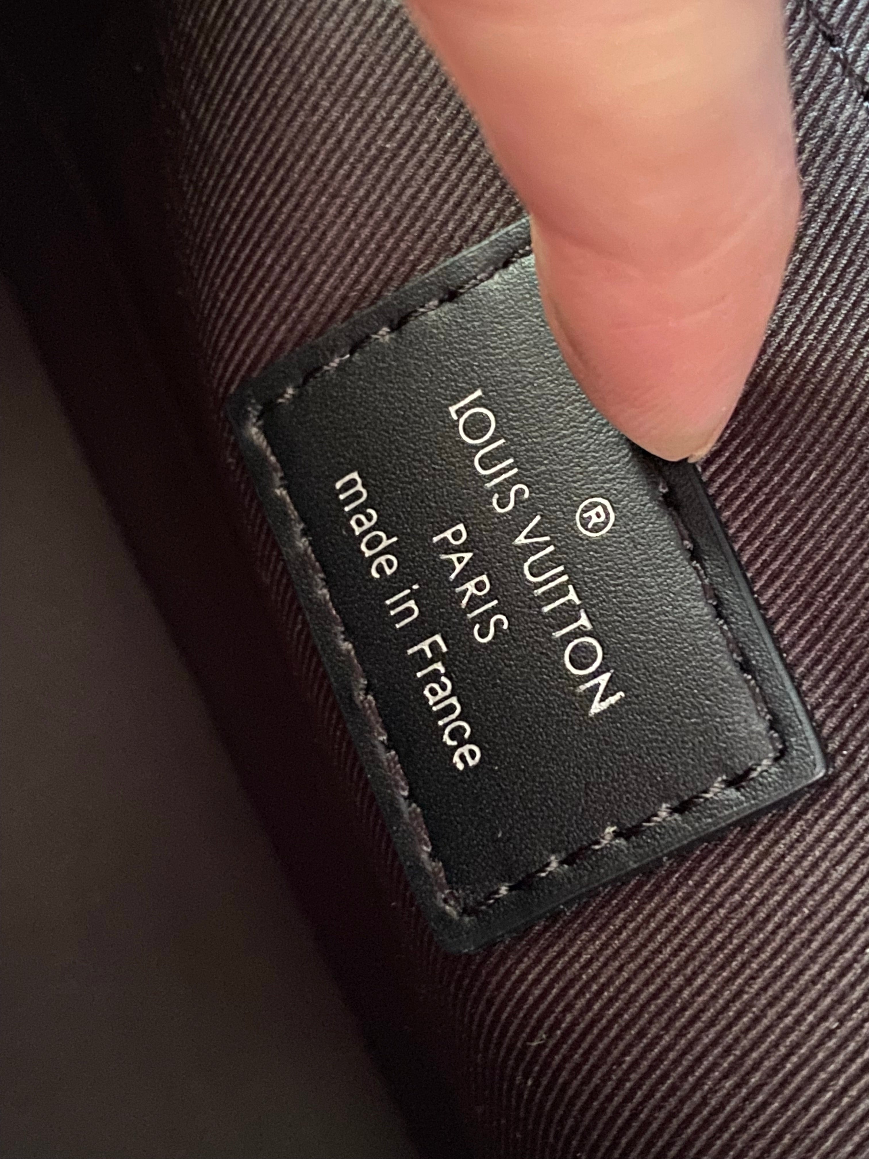 [TOP] Louis Vuitton LV  Messenger Bag 24 x 14 x 5 cm- Black