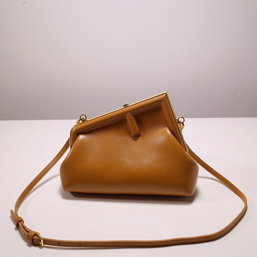 [TOP] FENDI FENDI First Small Bag - Brown