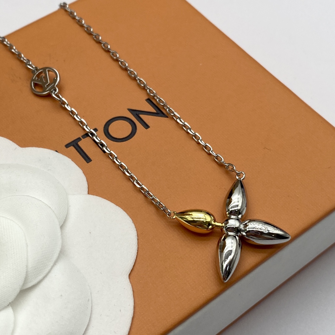[TOP] Louis Vuitton LV Blossom Necklace Bracelet Set