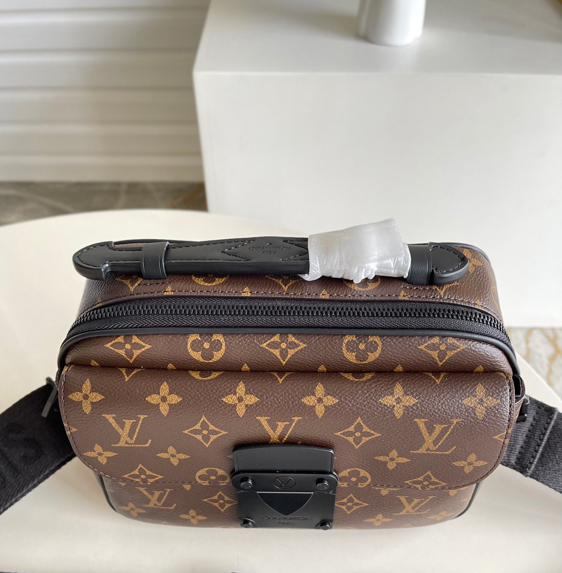 [TOP] Louis Vuitton LV Monogram Unisex Macassar S Lock Messenger Bag 22*18*8cm - Black