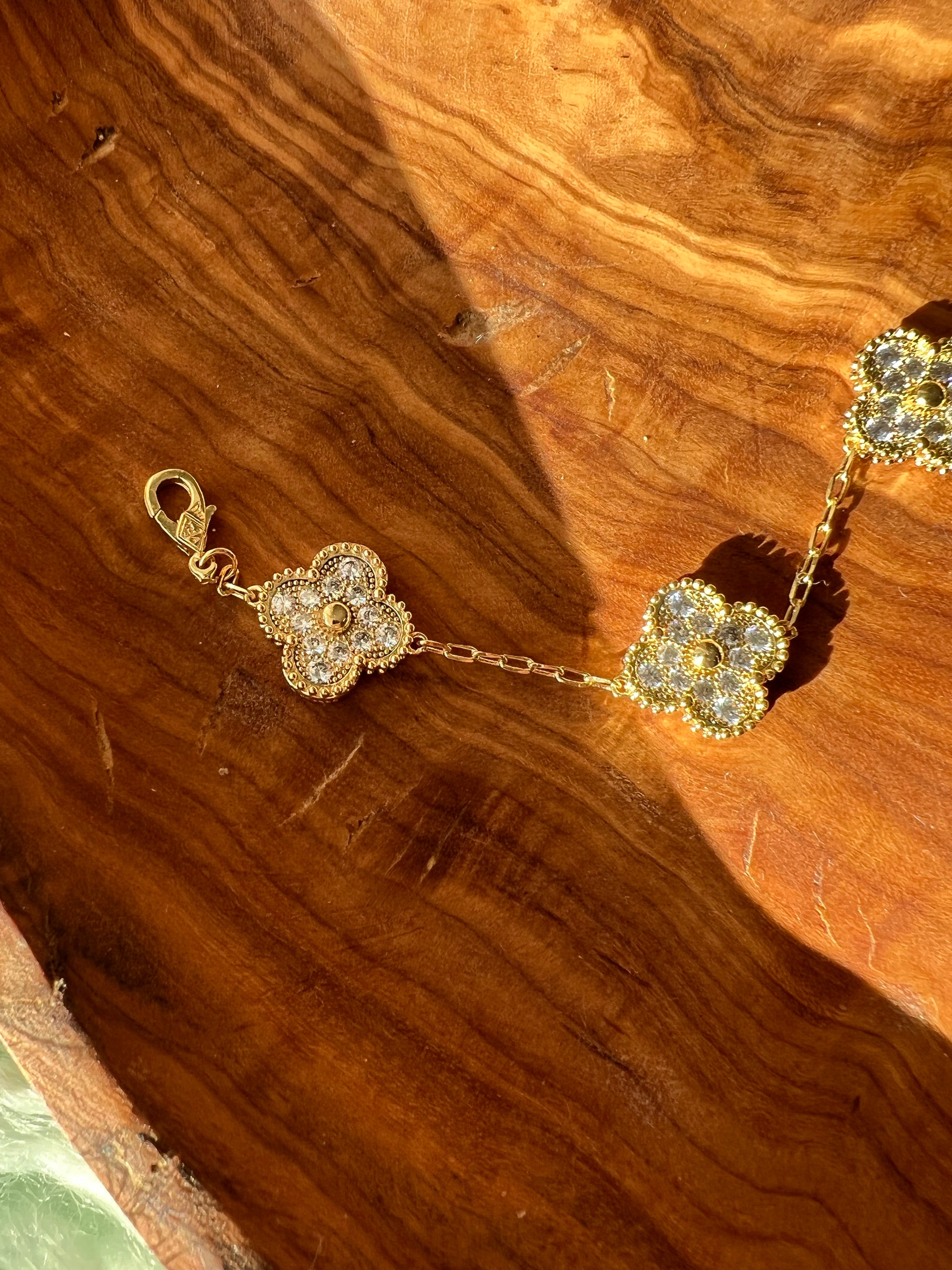 [TOP] Van Cleef & Arpels VCA 5 Motifs Bracelet W Stones - Gold