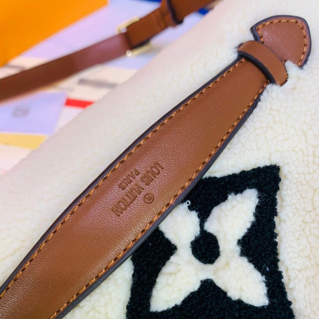 [TOP] Louis Vuitton LV  Teddy Bumbag 17.78 ×35.56 ×12.7 cm-White