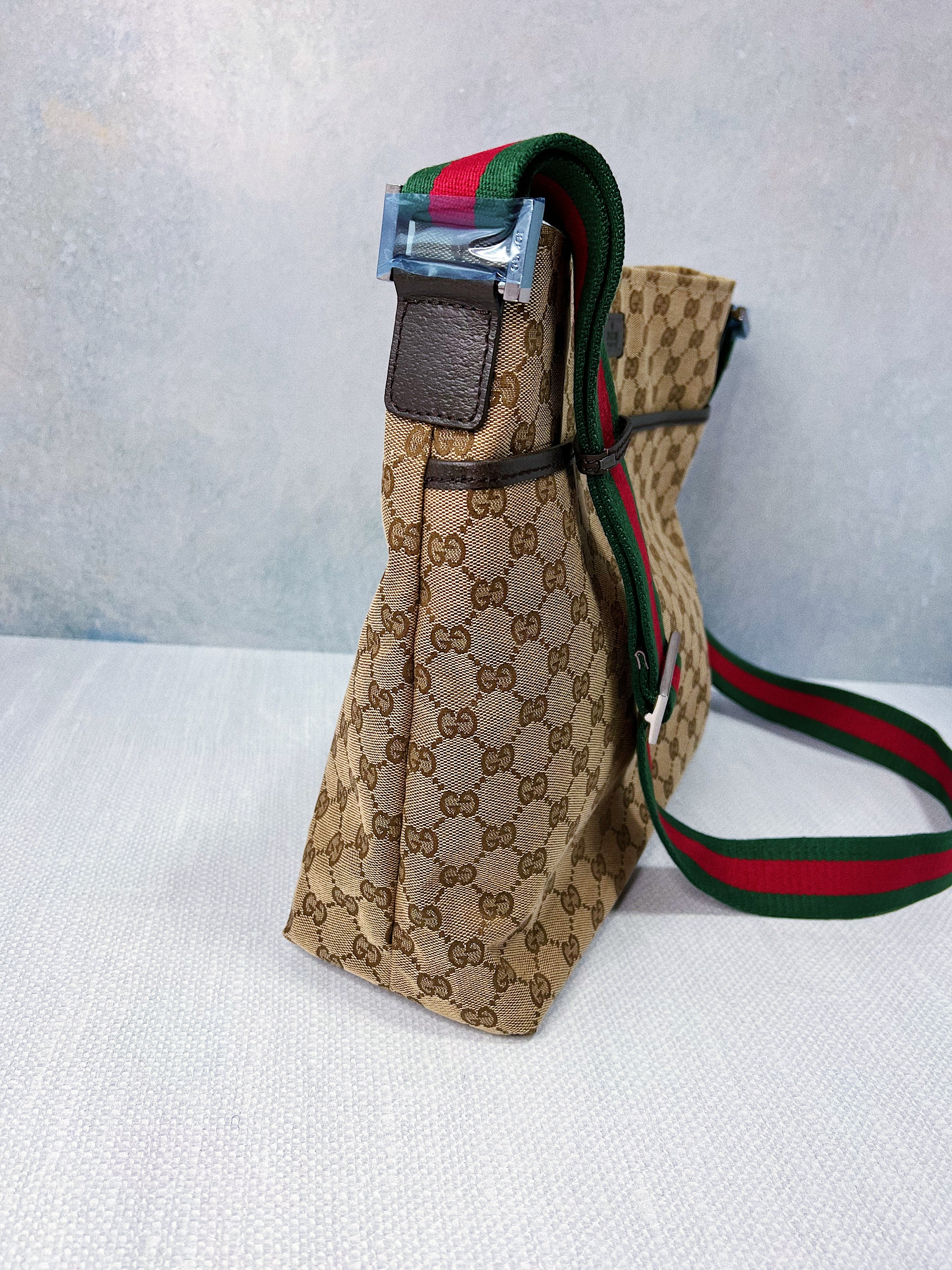 [TOP] GUCCI Supreme Messenger Crossbody Bag
