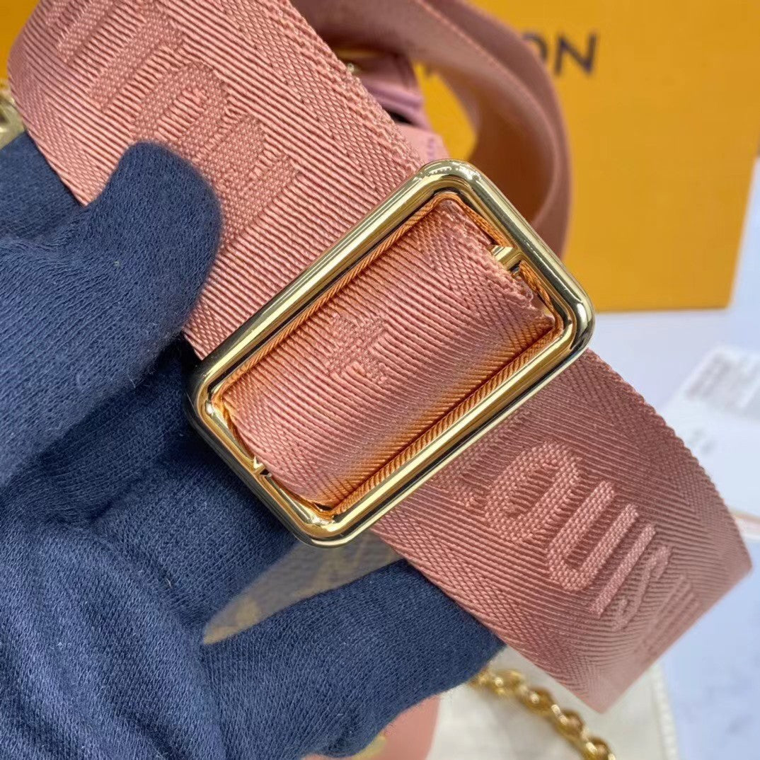 [TOP] Louis Vuitton LV L*V Petite Malle Souple Monogram Bag 20x14x7.5 CM- Peach