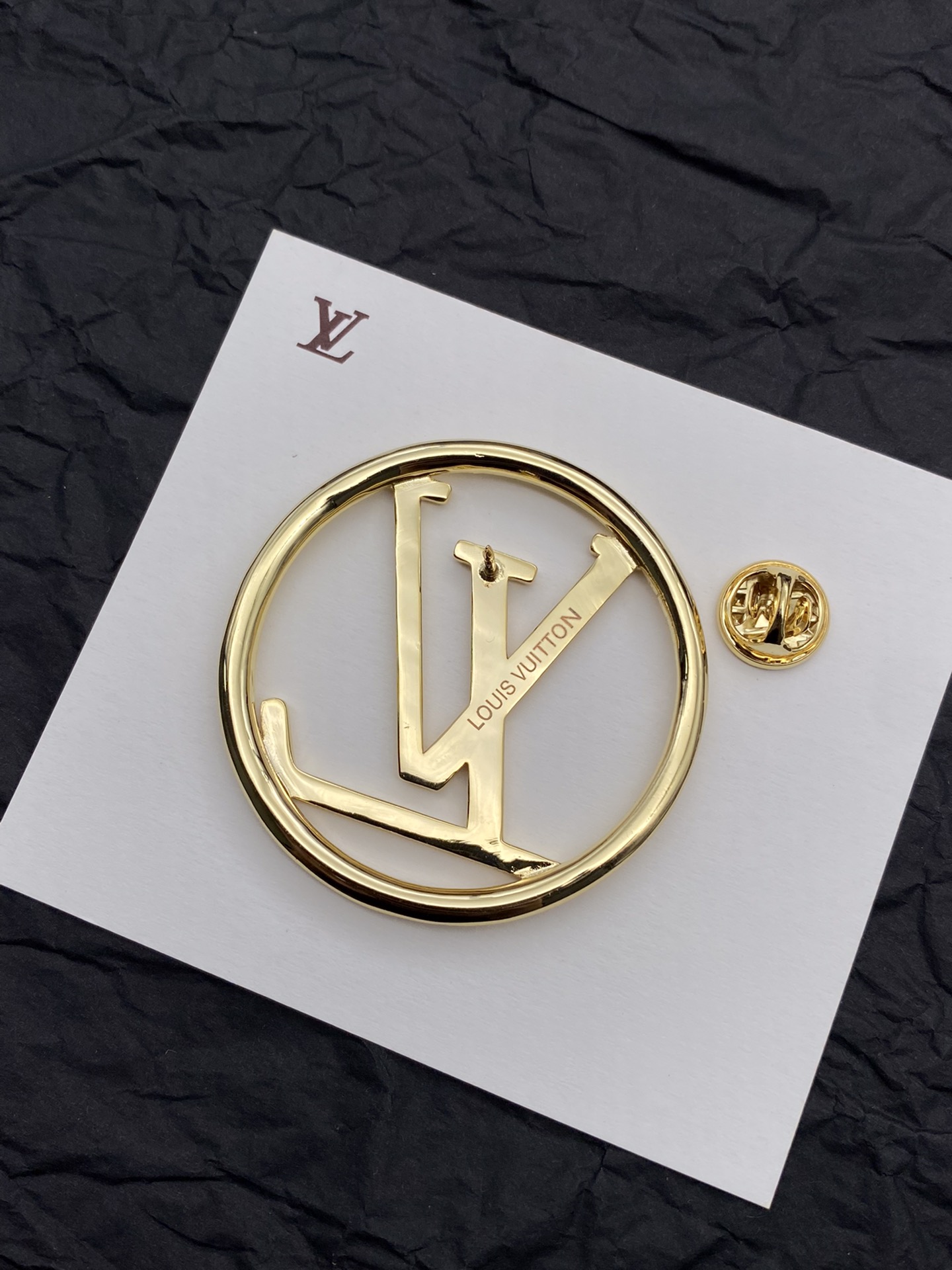 [TOP] Louis Vuitton LV Brooch - Gold