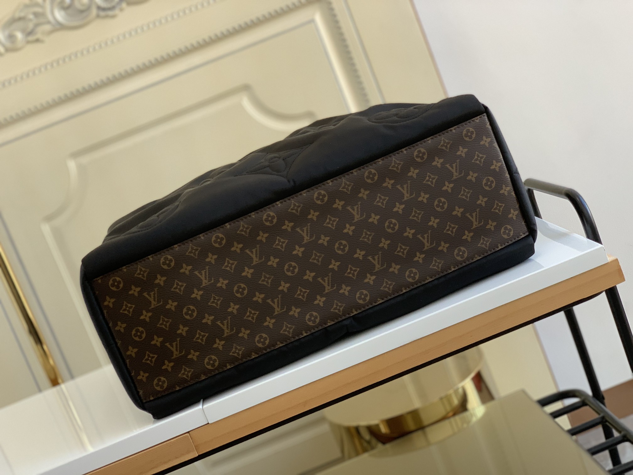 [TOP] Louis Vuitton LV ON THE GO Puffer Bag GM  41x34x19cm- Black/Beige