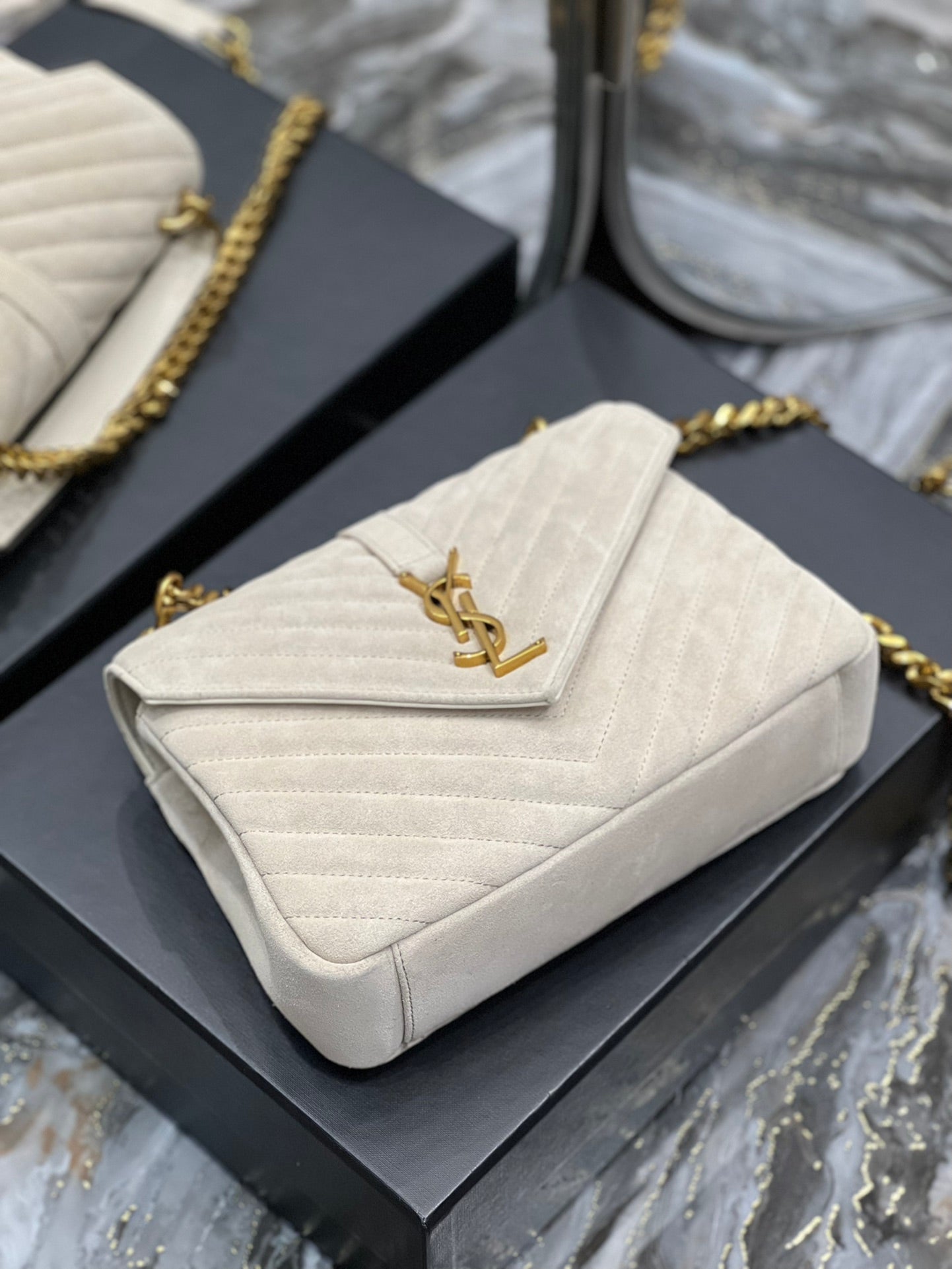 [TOP] Yves Saint Laurent YSL Small College Suede Handbag - White
