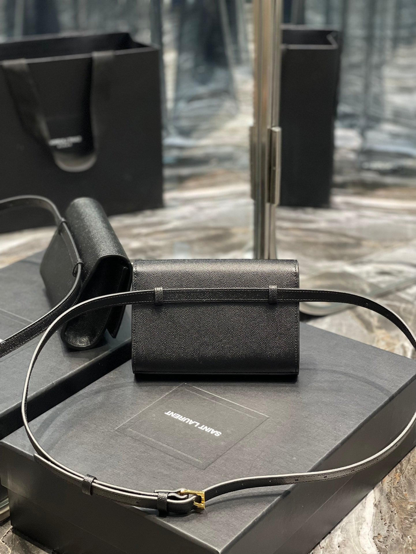 [TOP] Yves Saint Laurent YSL Kate Grainy Belt Bag 18×12×4.5cm - Black