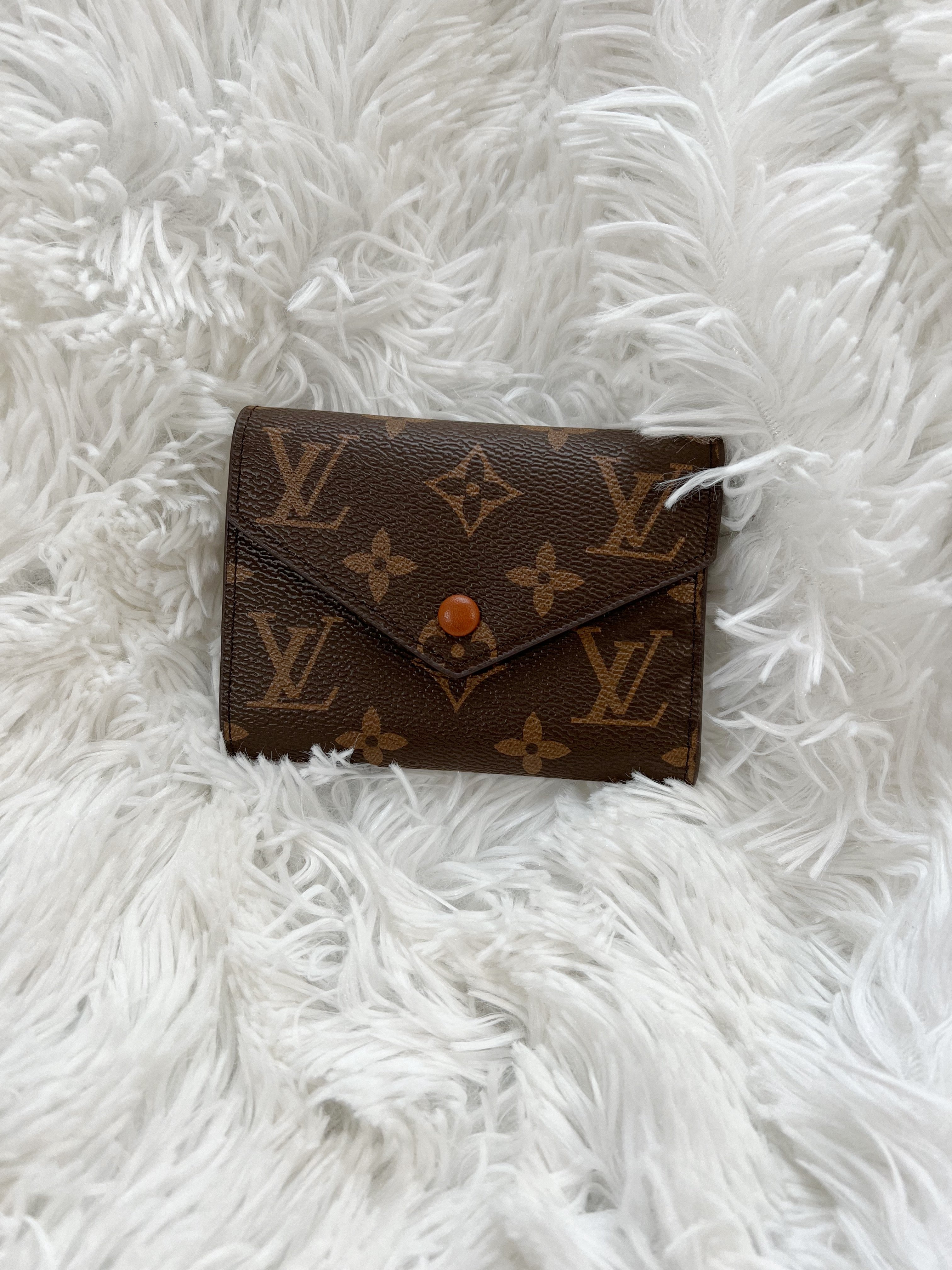 [TOP] Louis Vuitton LV LV Monogram Victorine Wallet - Brown