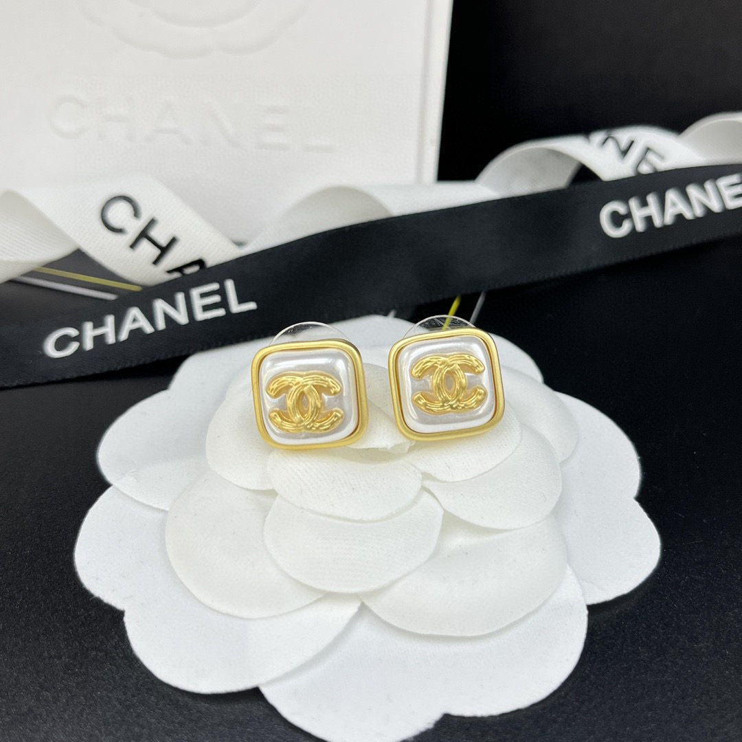 [TOP] CHANEL Logo Square pearls Stud Earrings