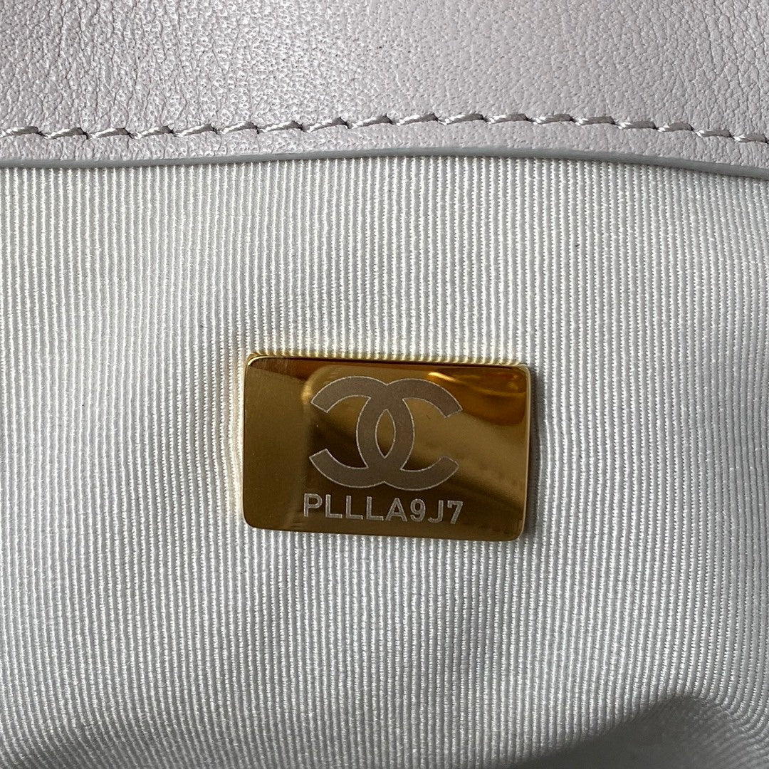 [TOP] CHANEL Matelasse Tote Calfskin  Small  - Grey