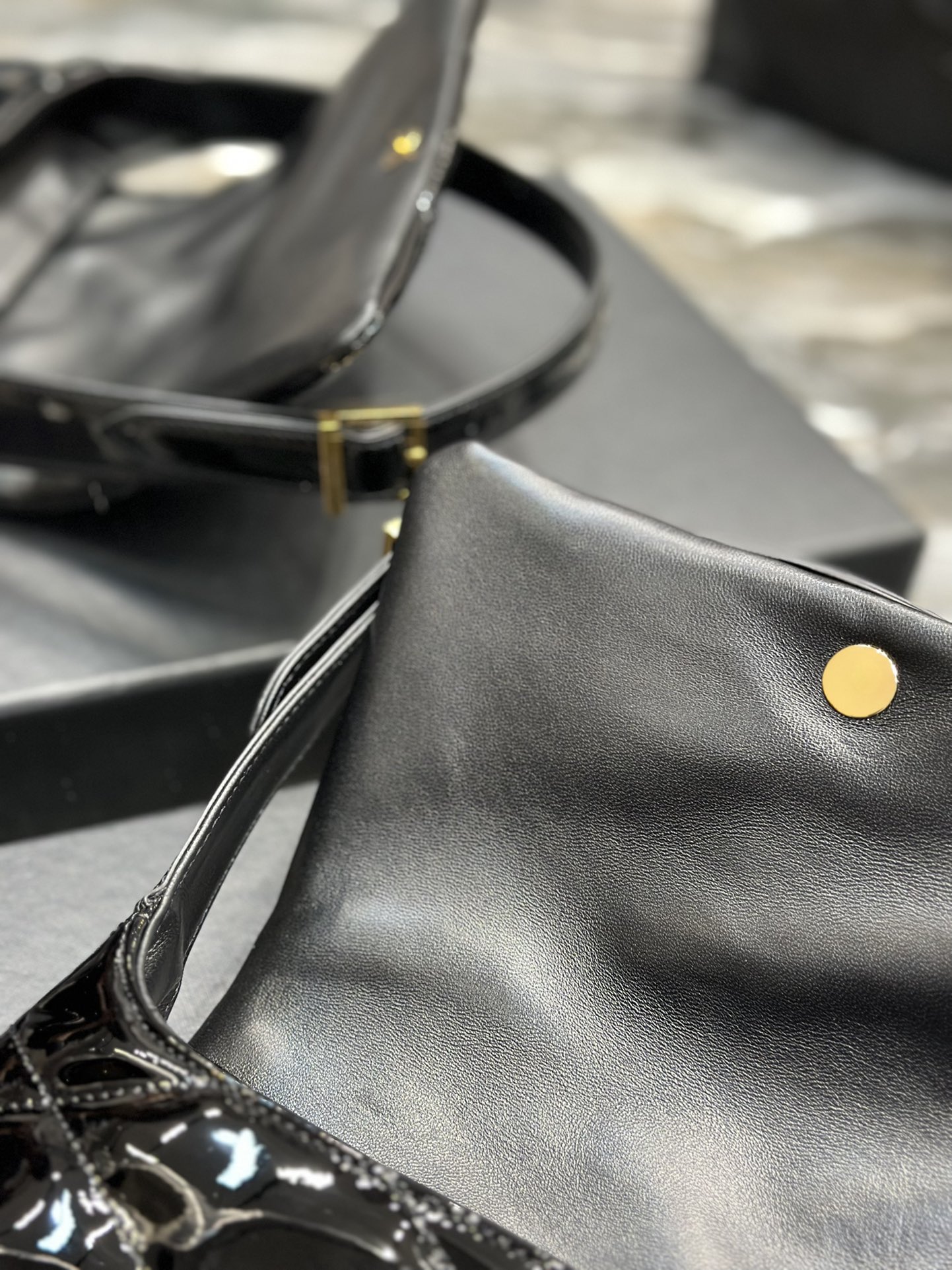 [TOP] Yves Saint Laurent YSL Le 57 Small Patent Leather Shoulder Bag - Black