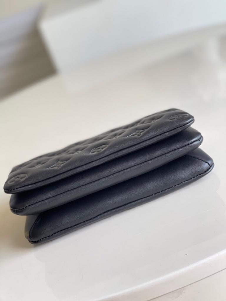 [TOP] Louis Vuitton LV  Pochette Coussin 26x20x12cm - Black