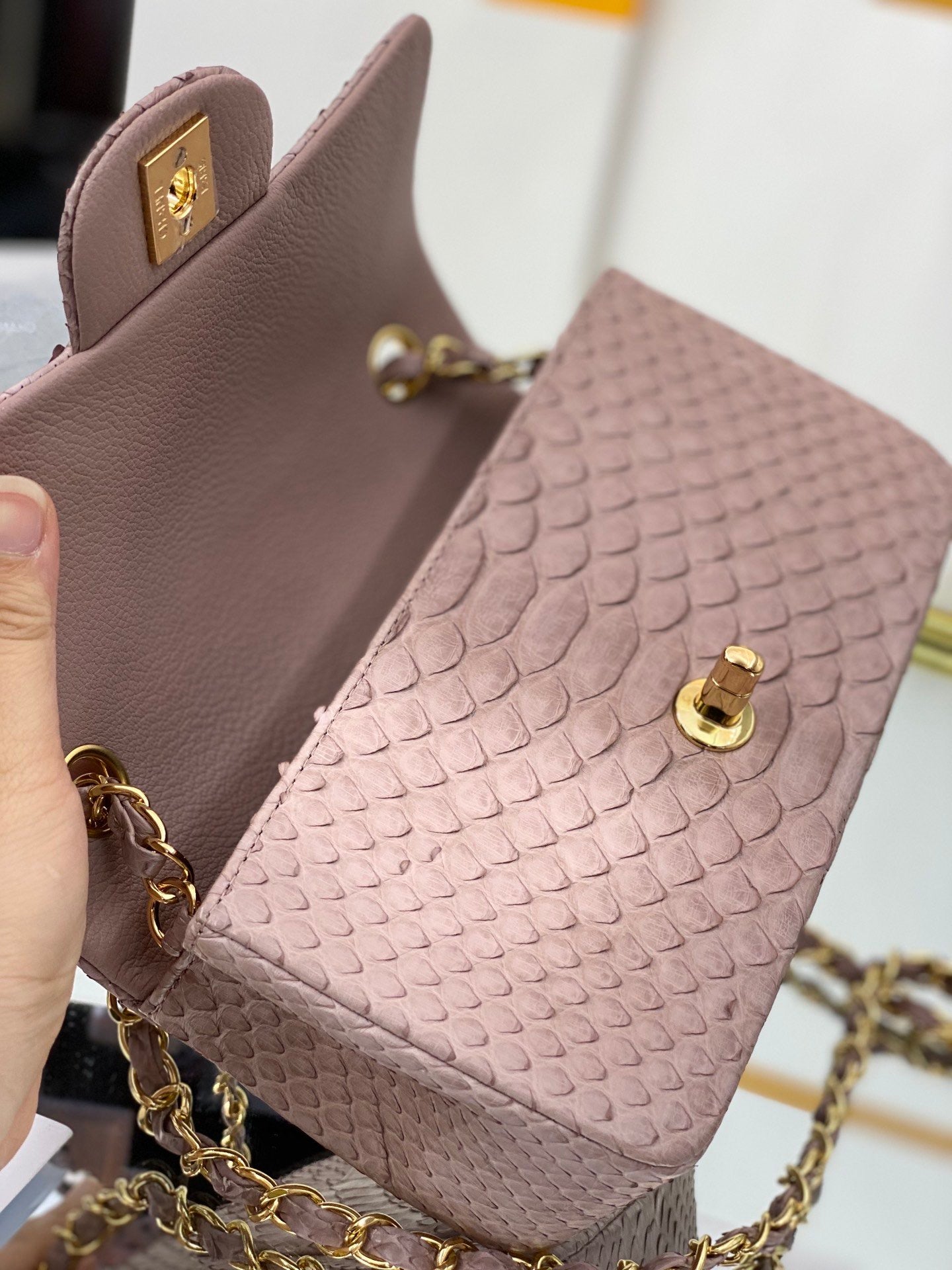 [TOP] CHANEL Classic Flap Bag Python Mini 20cm  - Dusty Pink