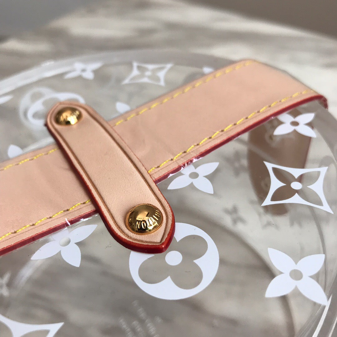 [TOP] Louis Vuitton LV  Box Scott Monogram 12.5  x 12.5  x 8.5 cm - White