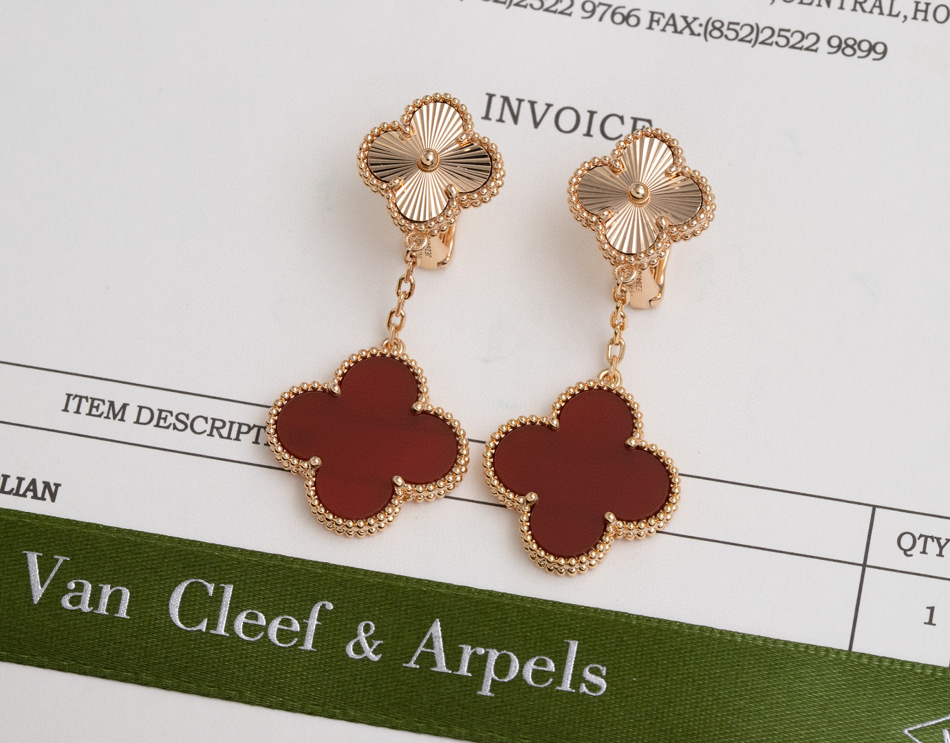 [TOP] Van Cleef & Arpels Dangle Earrings