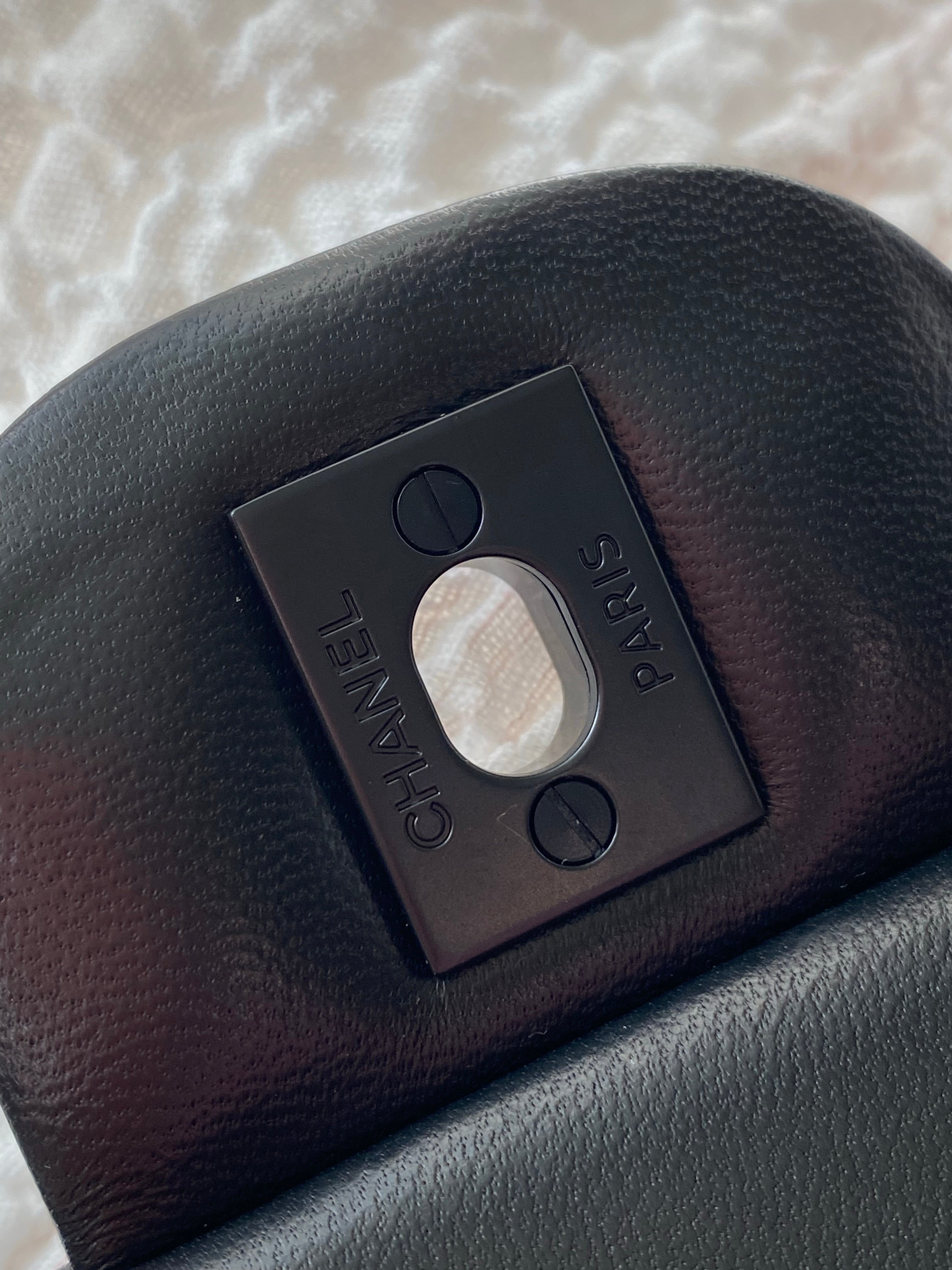 [TOP] CHANEL Classic Flap Bag Lambskin Medium 25.5cm –  All Black