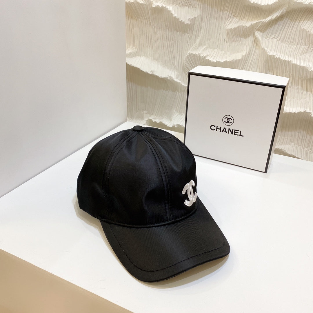 [TOP] CHANEL Nylon Side Logo Cap - Black