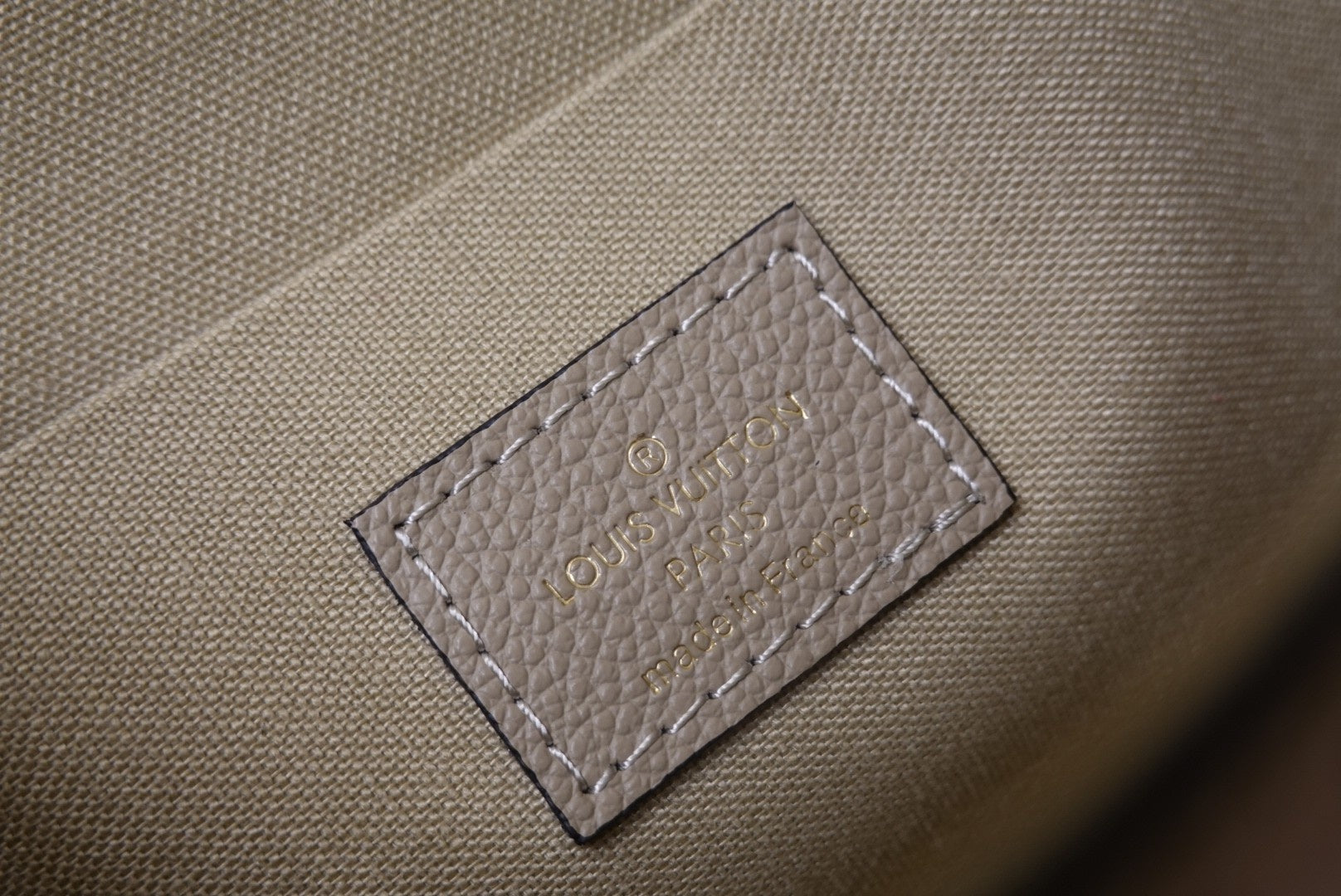 [TOP] Louis Vuitton LV L*V Felicie 2 Tone Bag 21X12X3cm - Cream