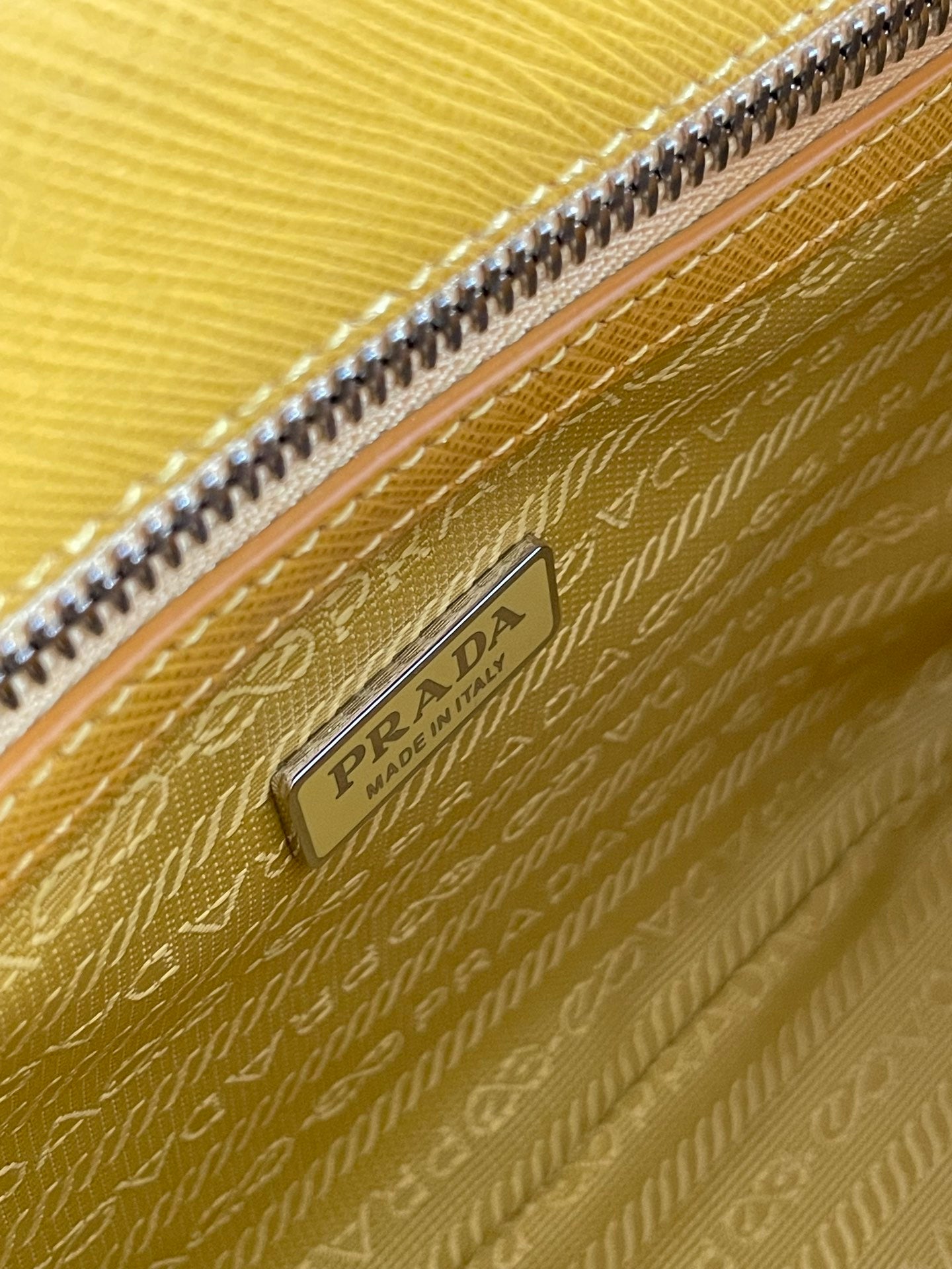 [TOP] PRADA Galleria Bag Saffiano Micro