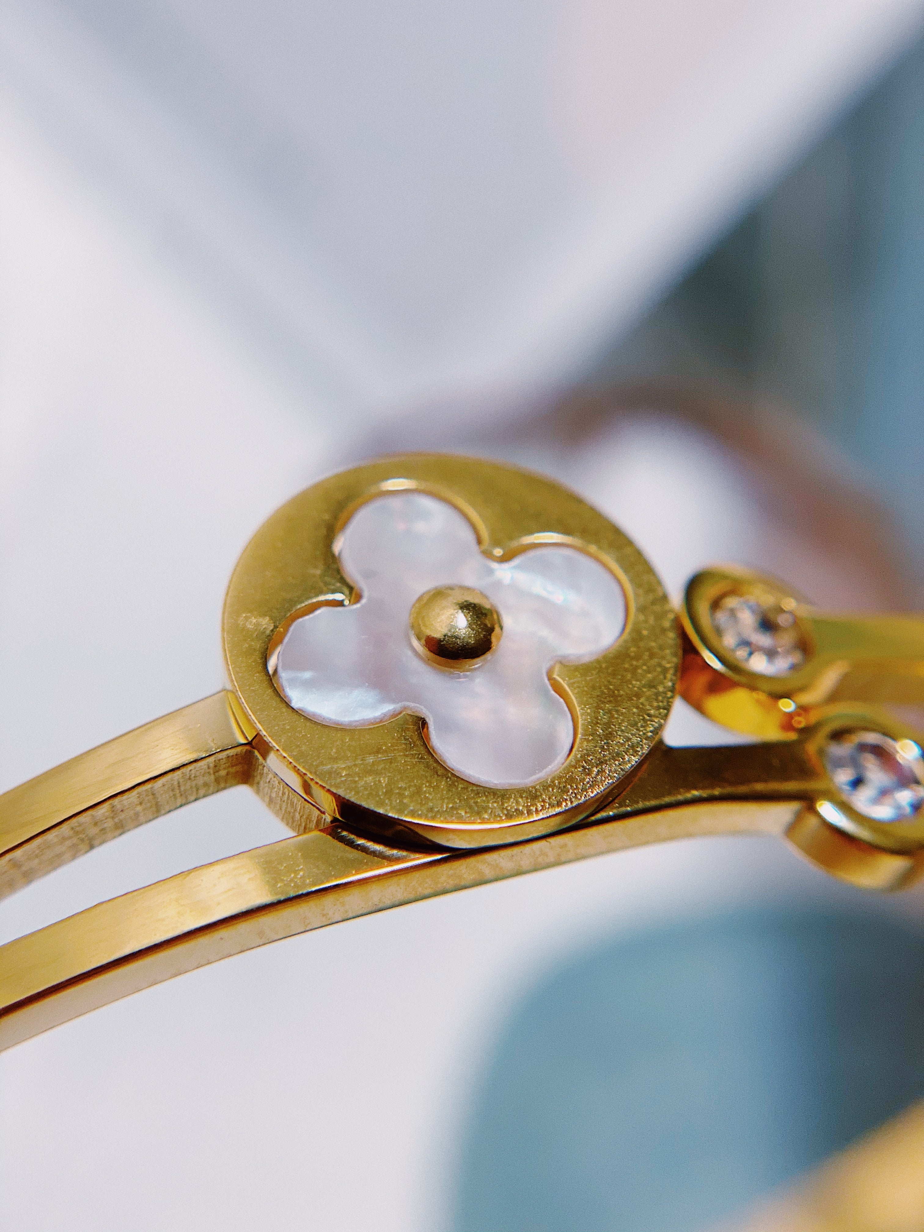 [TOP] Louis Vuitton LV Flores Open Bangle Bracelet