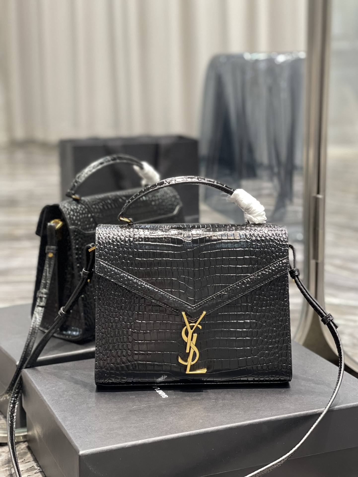 [TOP] Yves Saint Laurent YSL Cassandra Crocodile Bag - GHW&SHW - Black