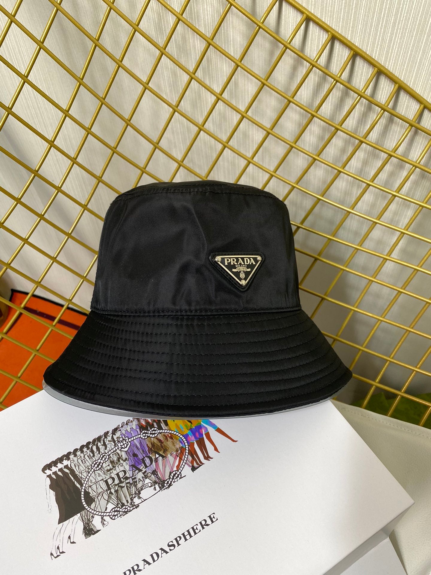 [TOP] PRADA Nylon Re-Edition Bucket Hat - Black