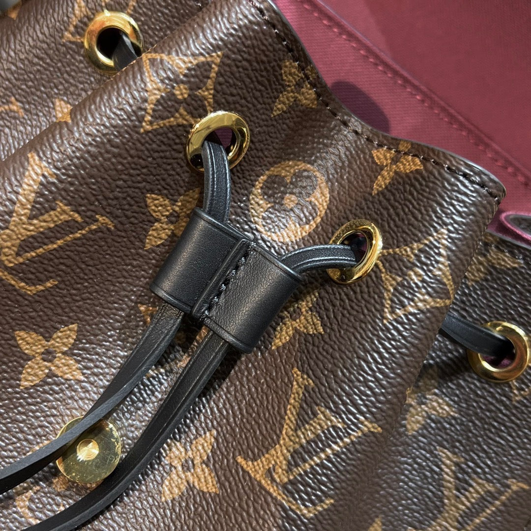 [TOP] Louis Vuitton LV L*V Montsouris Monogram BB Backpack 17/20/10.5cm - Black