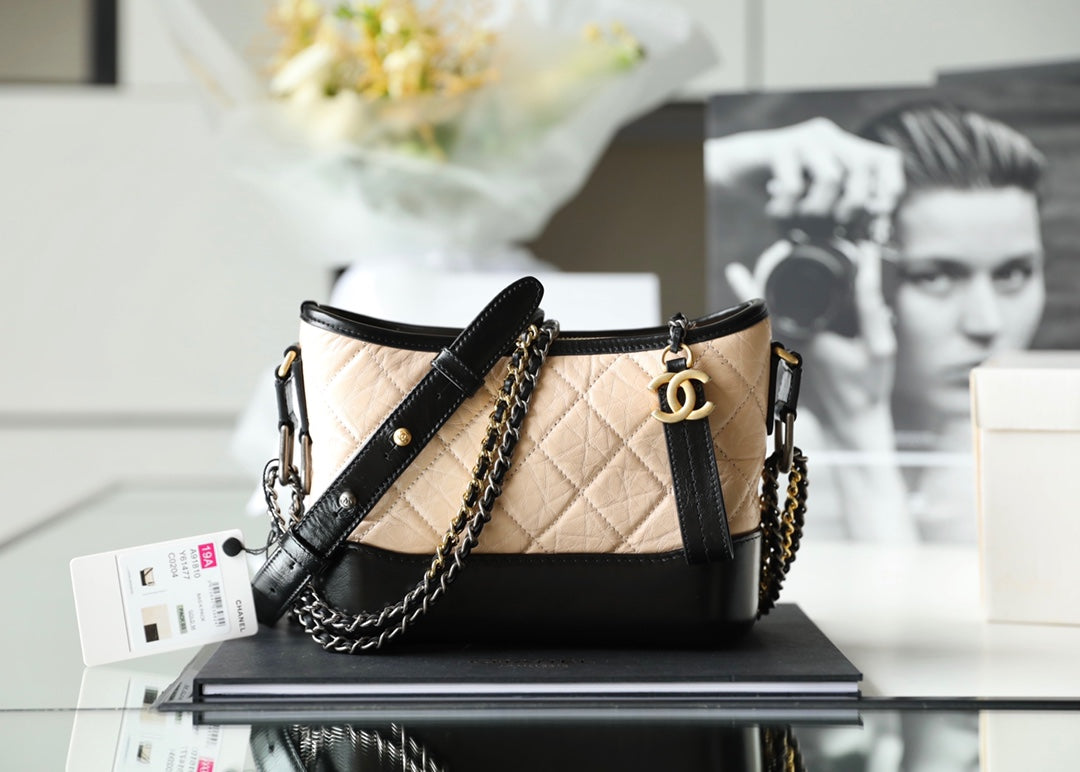 [TOP] CHANEL Gabrielle Hobo Bag 2 Tones 20cm - Beige and Black
