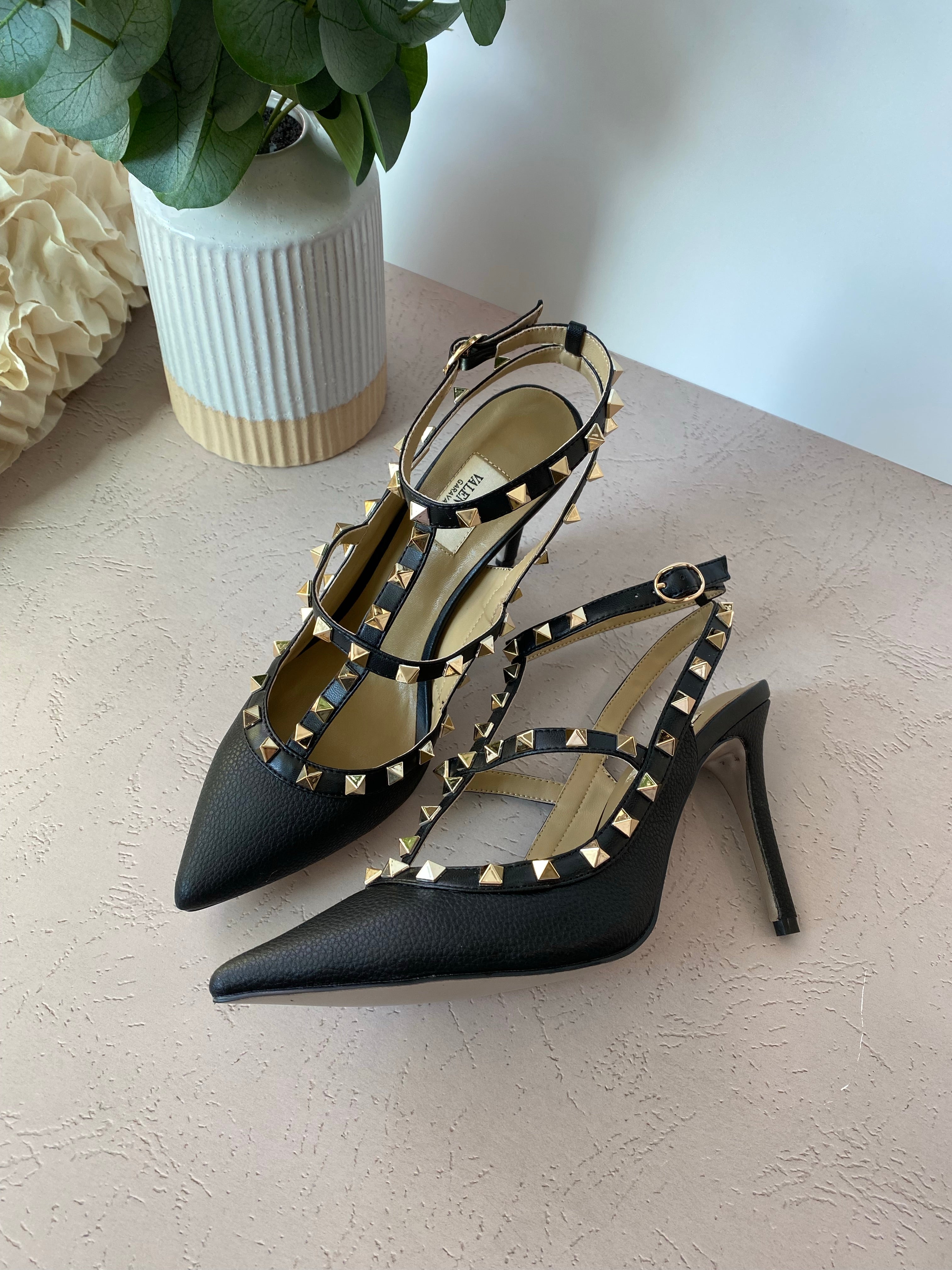 [TOP] VALENTINO  Rock Studs High Heels Grainy Leather - Black