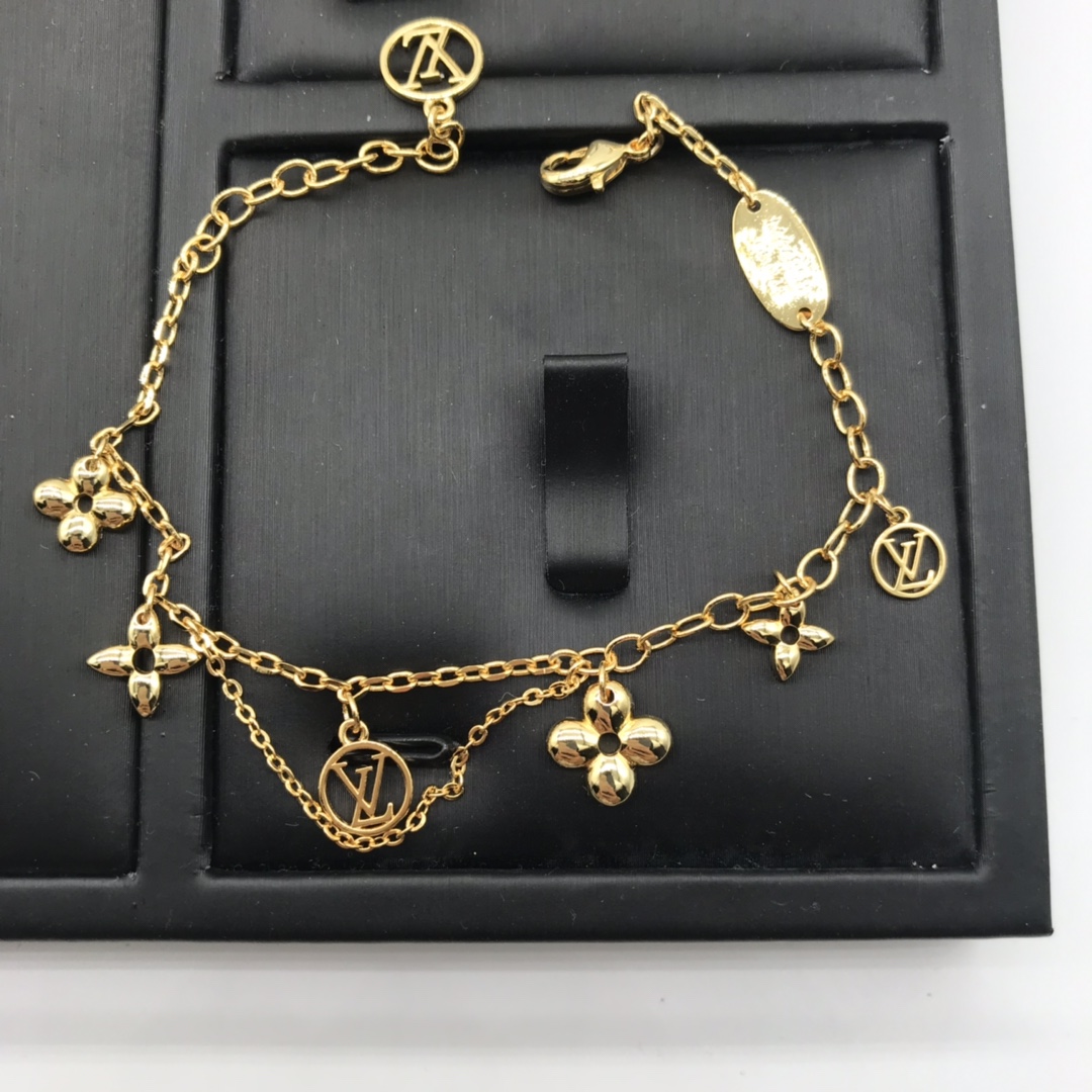 [TOP] Louis Vuitton LV Blossom Necklace Bracelet Earrings Set