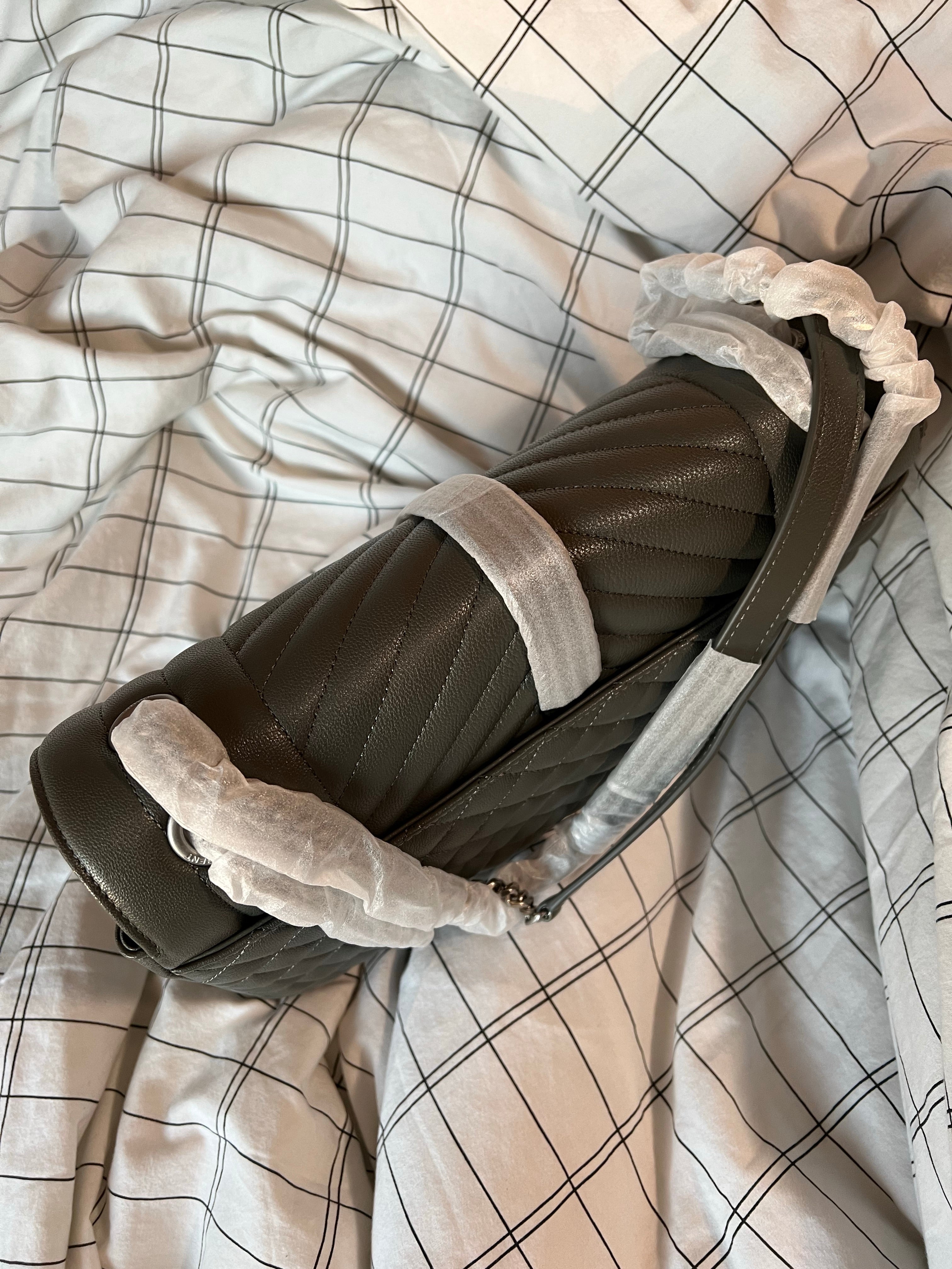 [TOP] Yves Saint Laurent YSL Envelope Medium Bag - Grey w SHW