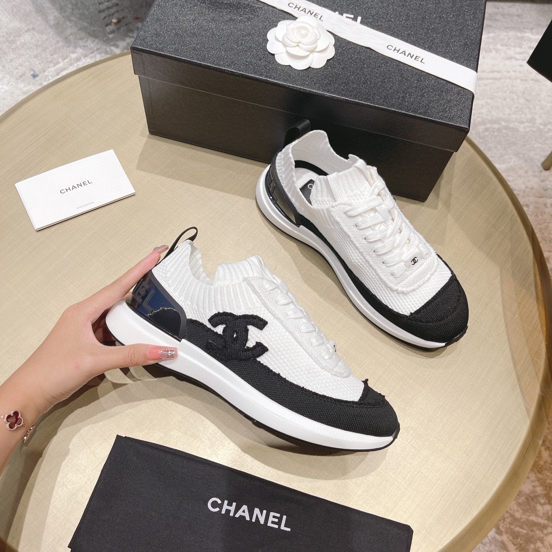 [TOP] CHANEL Sneaker - White & Black