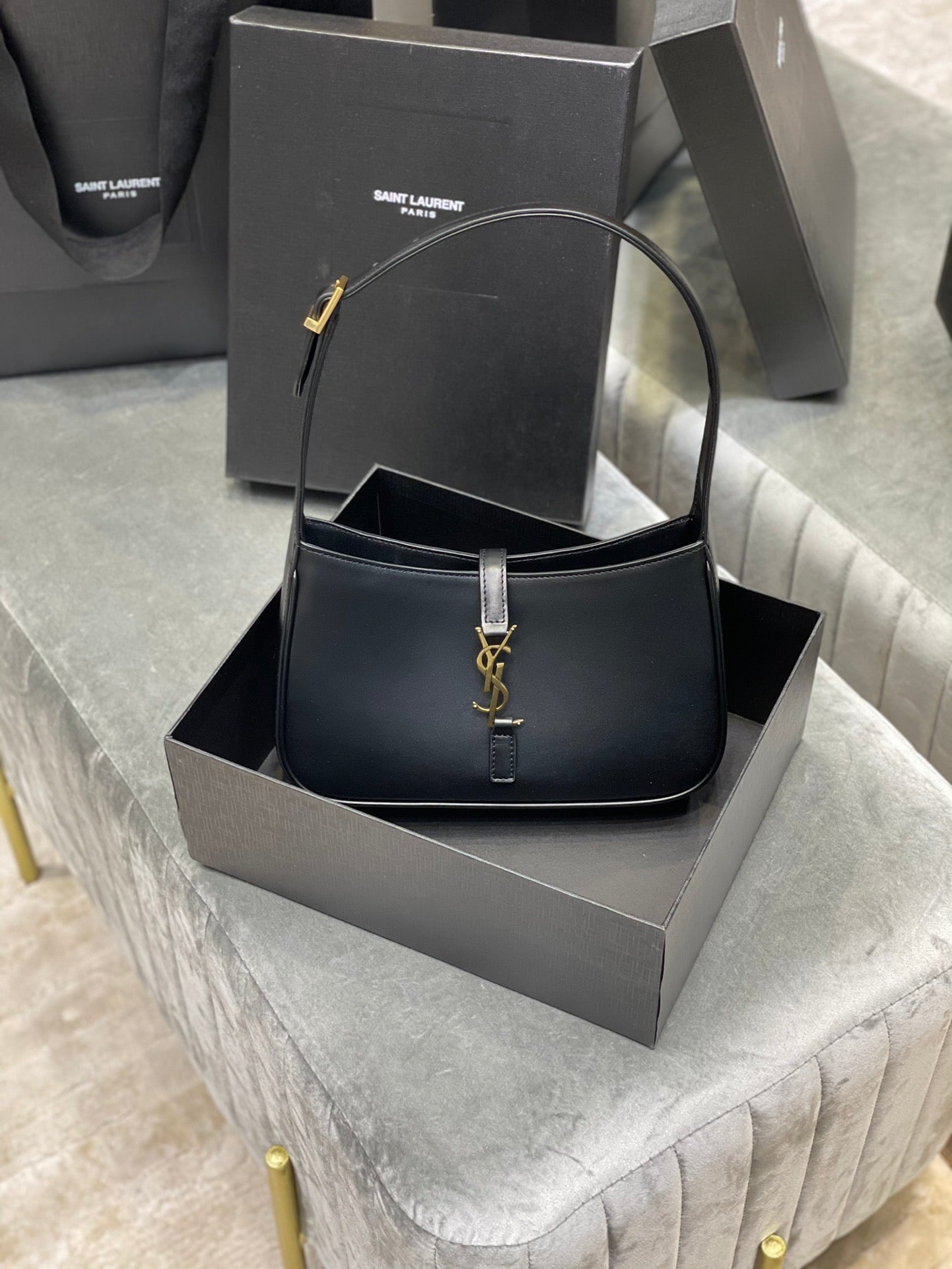 [TOP] Yves Saint Laurent YSL Le 5A7 Shoulder Bag - Black GHW