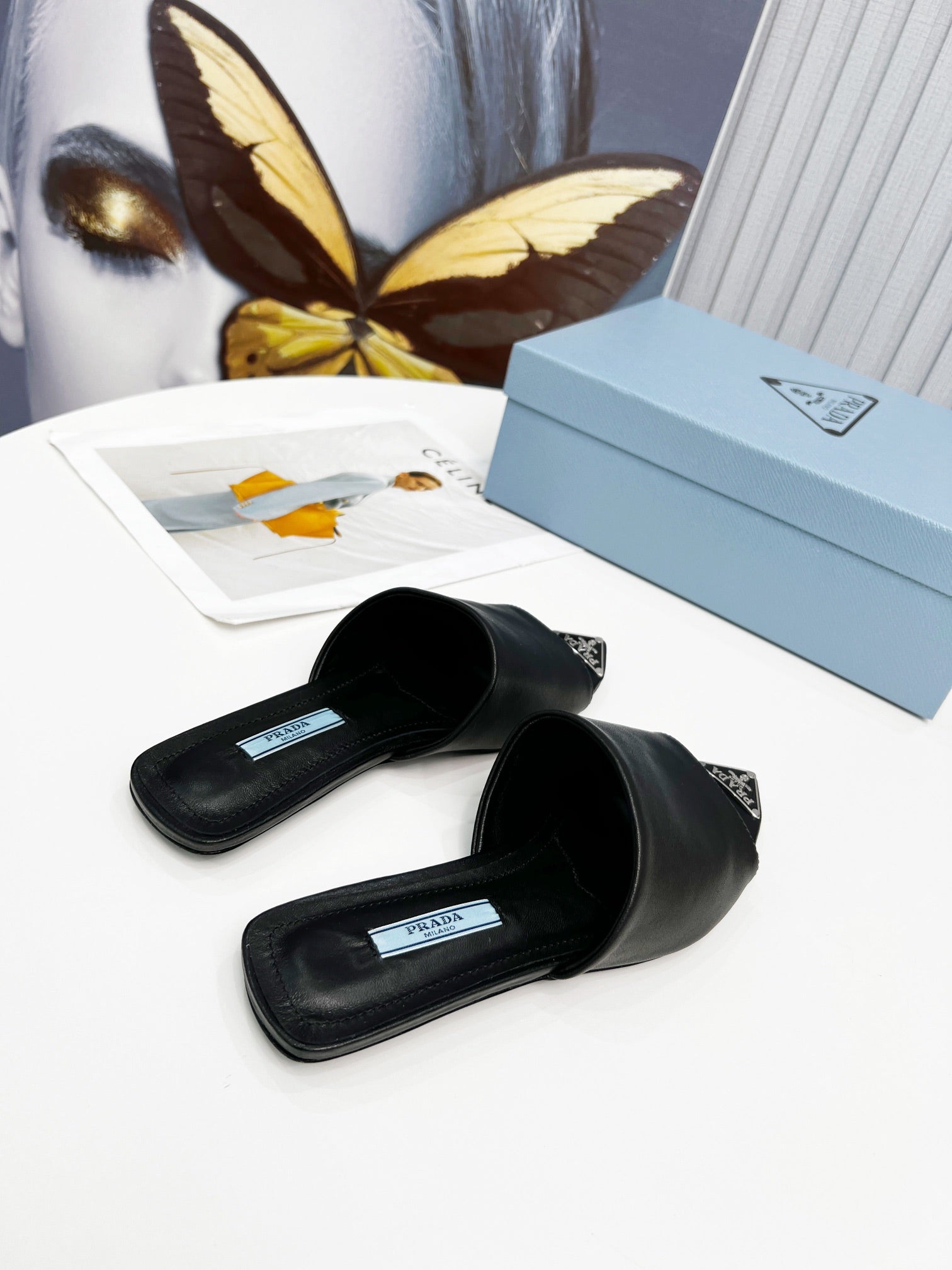 [TOP] PRADA Sleek Line Enamel Triangle Logo Leather - Black