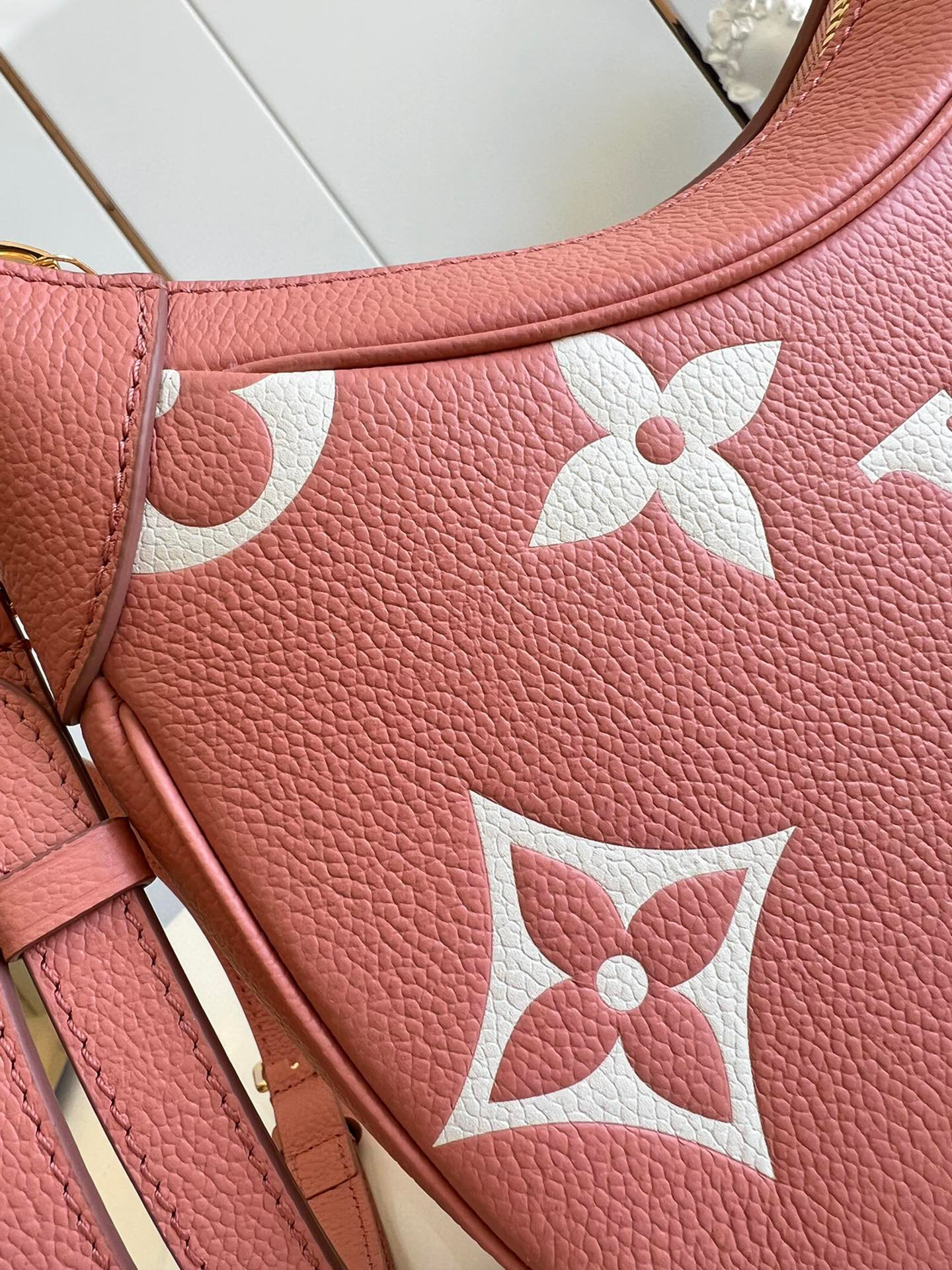 [TOP] Louis Vuitton LV Bagatelle Bag Monogram Empreinte - Pink
