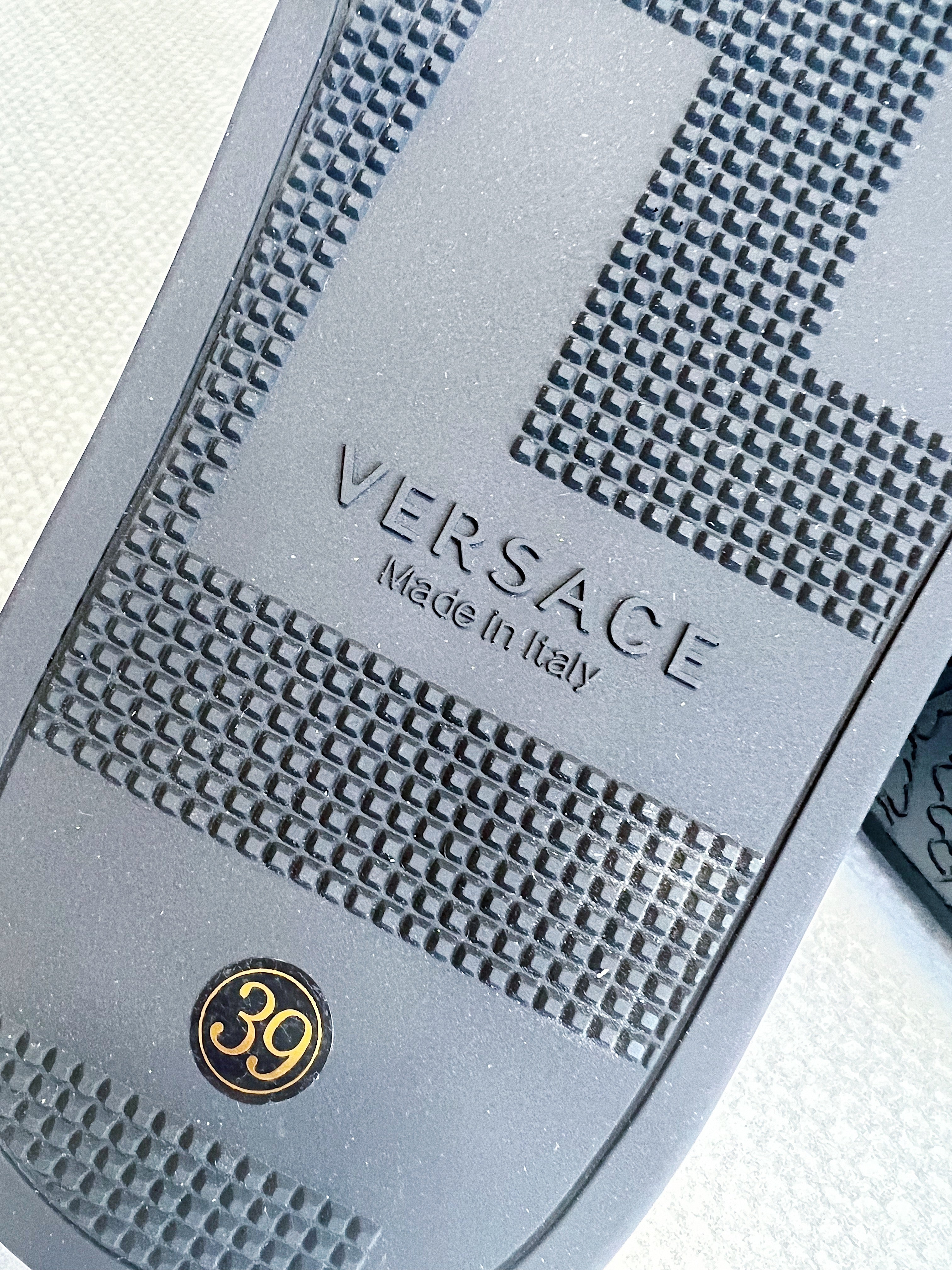 [TOP] VERSACE Medusa Rubber Slides - Black