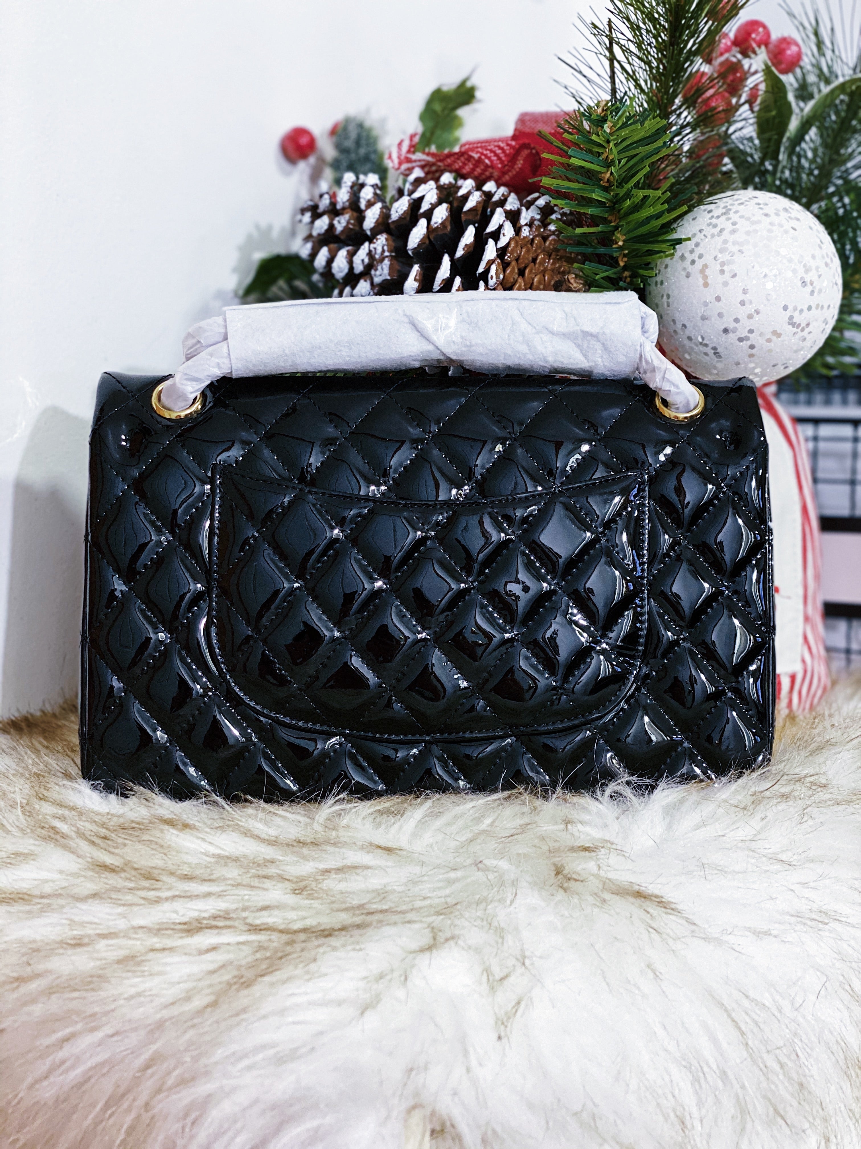 [TOP] CHANEL Classic Flap Bag Patent Medium 25.5cm – Black & GHW
